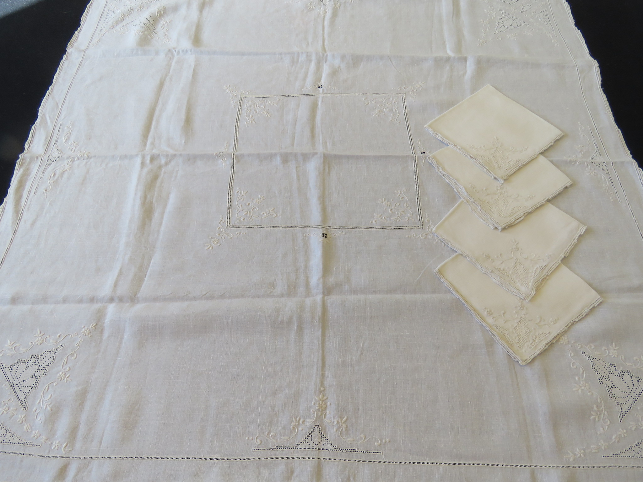 Vintage Tablecloth Napkins Table Luncheon Set Italian Mosaic Punchwork Embroidered (L&T-113)