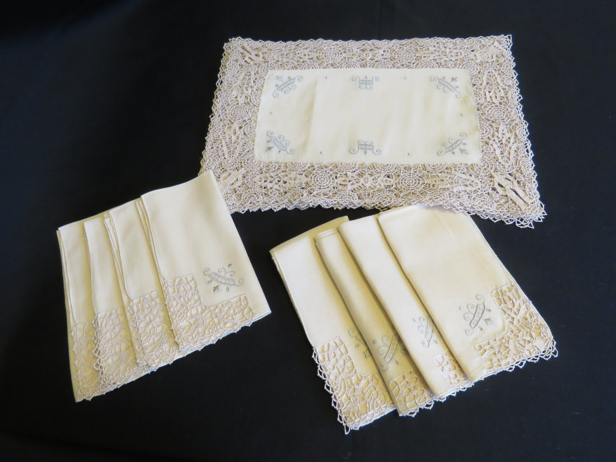 Antique Placemats Napkins Linen 16 pc Set Reticella Needlelace Figural Beige (L&T-118)