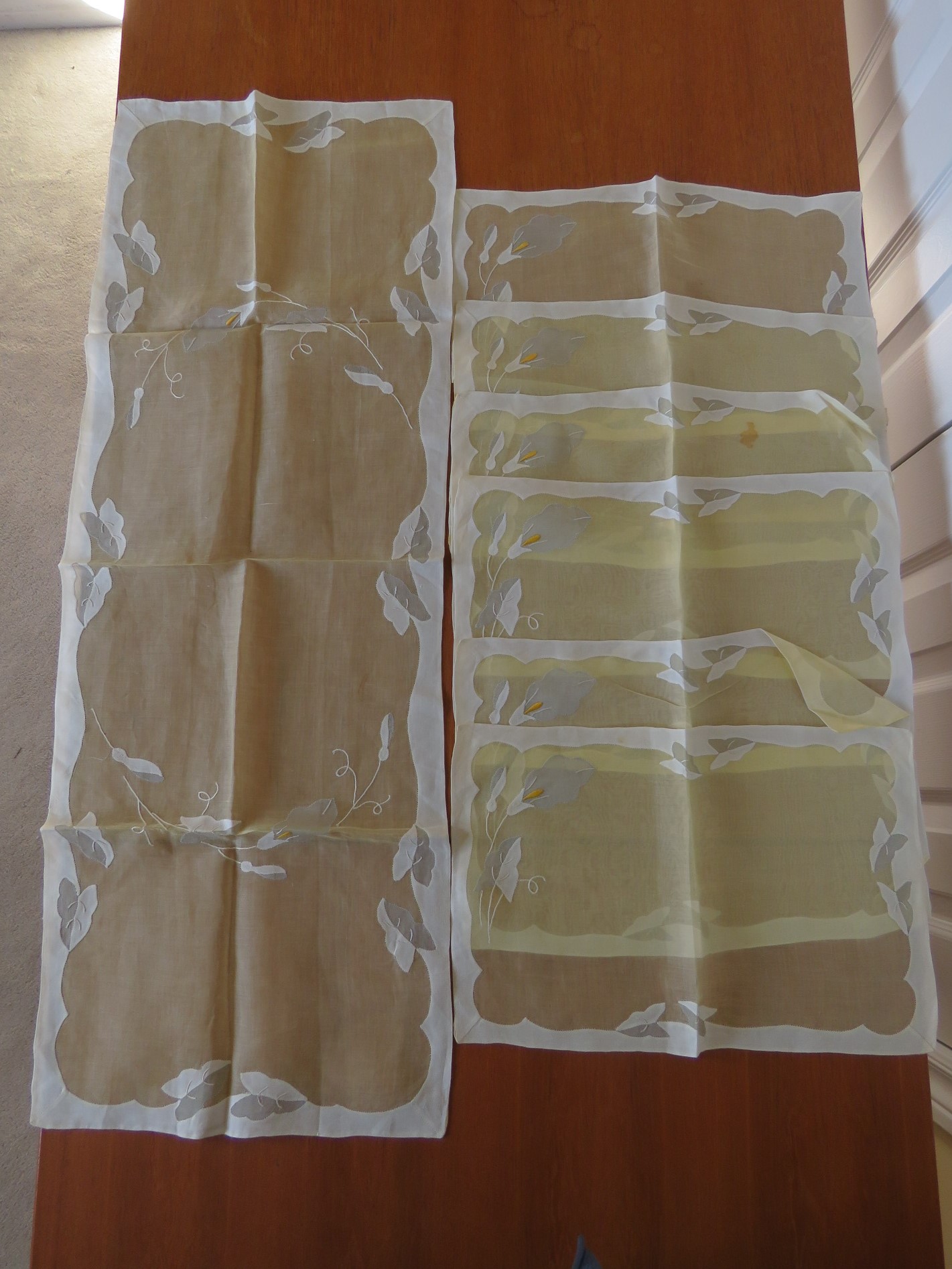 Vintage Organdy Maderia Applique Placemats and Table Runner Calla Lily (L&T-133)