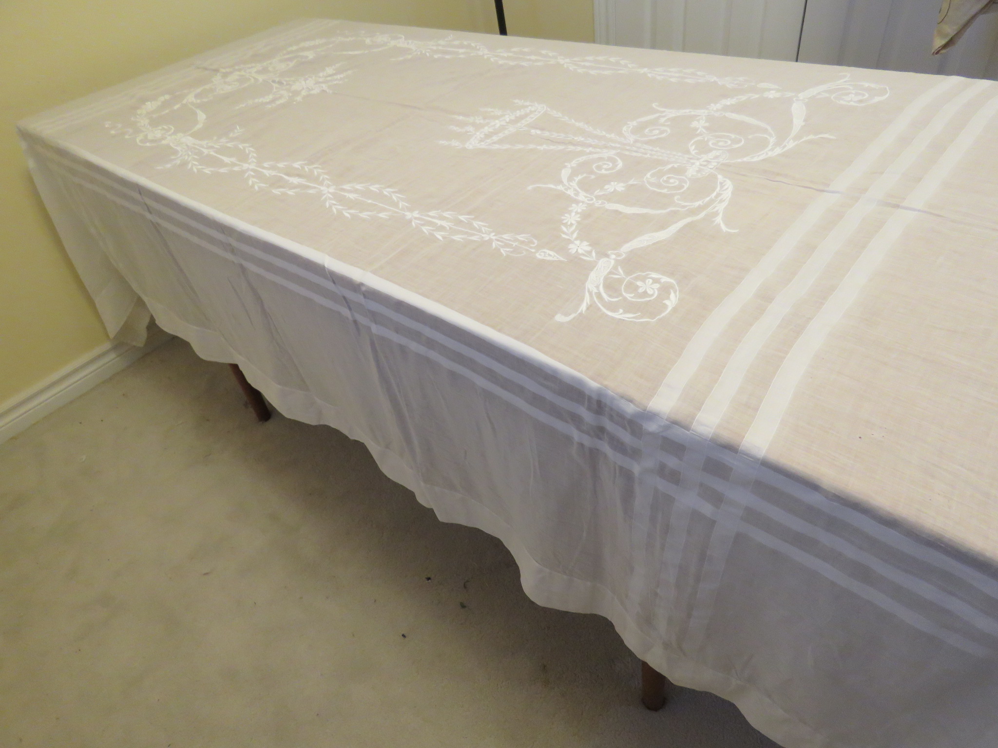 Vintage Bedspread Coverlet Embroidered Semi Sheer Fine Cotton Batiste Window Curtain Panel (L&T-199)