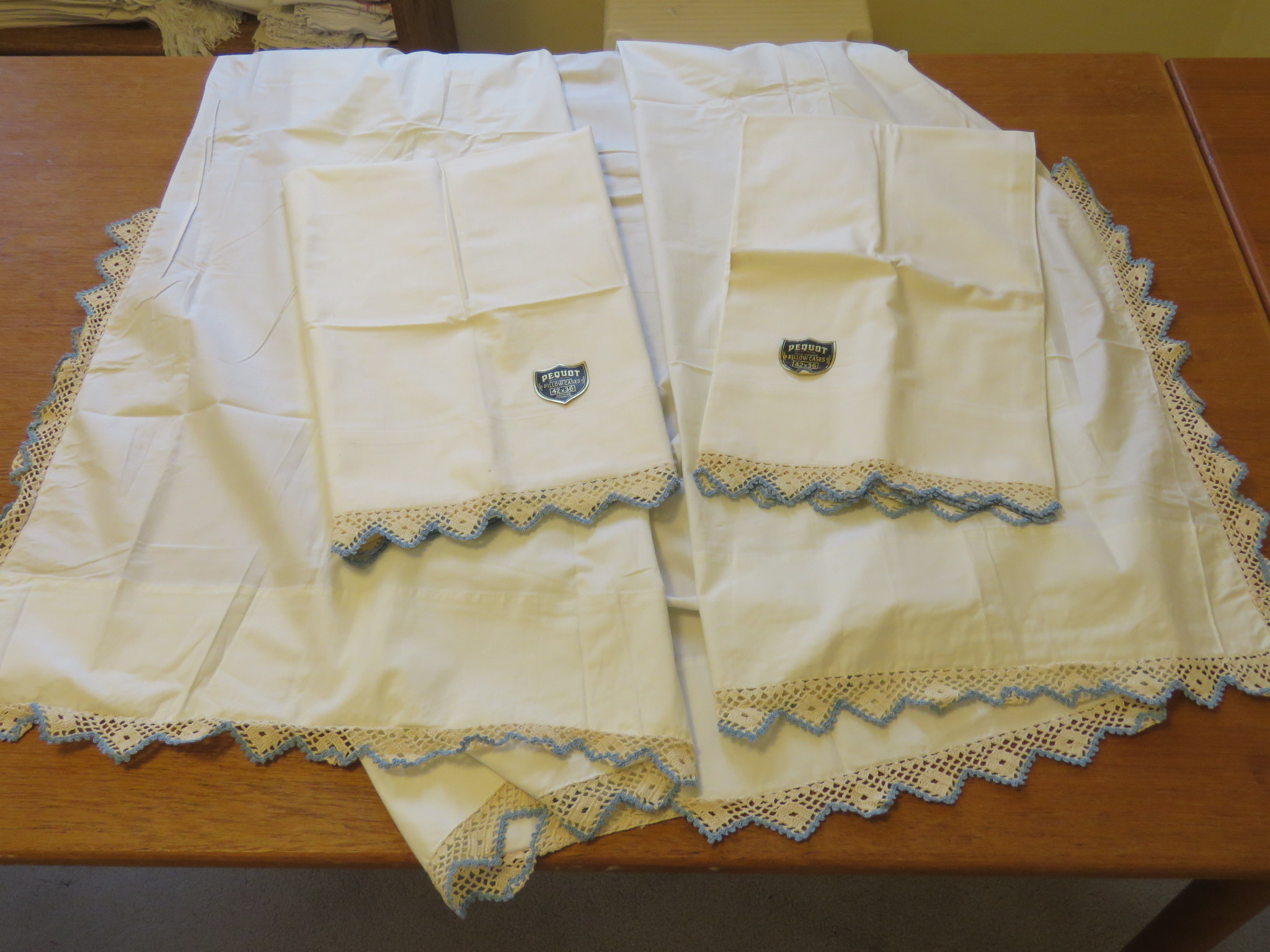 Vintage Bed Sheet Set Flat Full 2 Pillowcases Cream Cotton Crochet Lace Unused  (L&T-279)