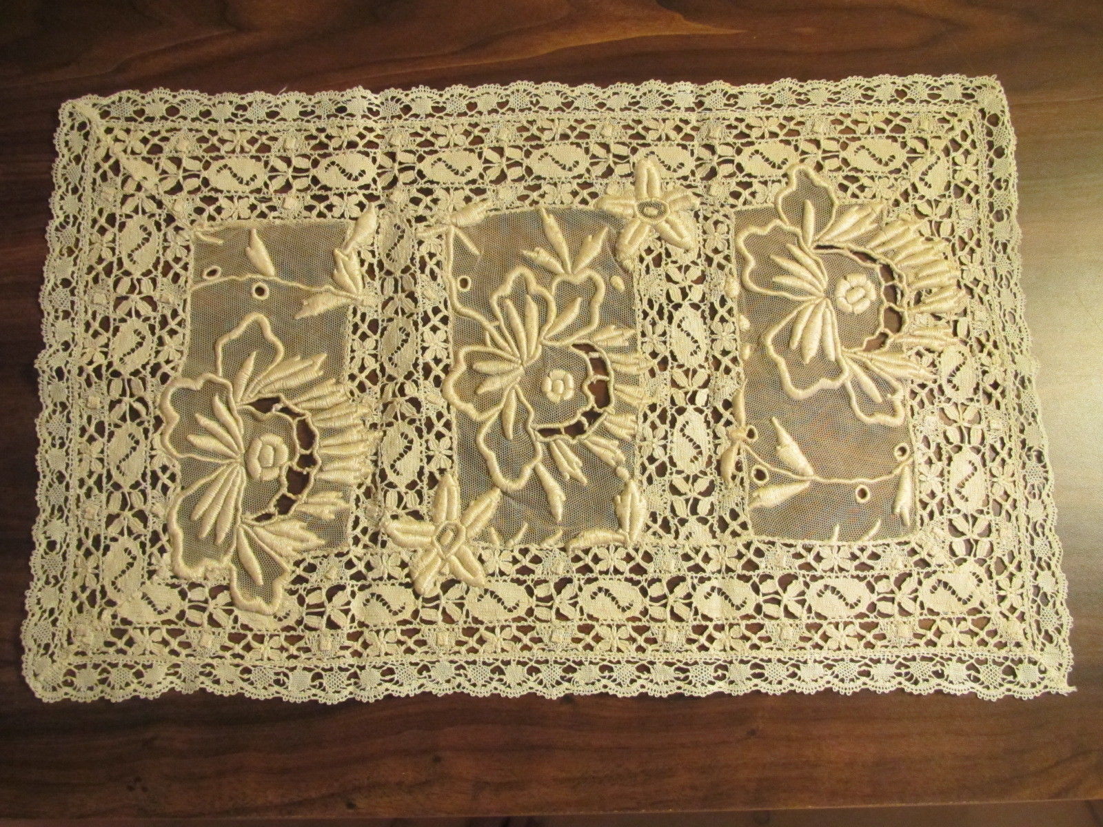 Antique Lace Table Doily Placemat Tray Cover Embroidered Flowers  (L&T-336)