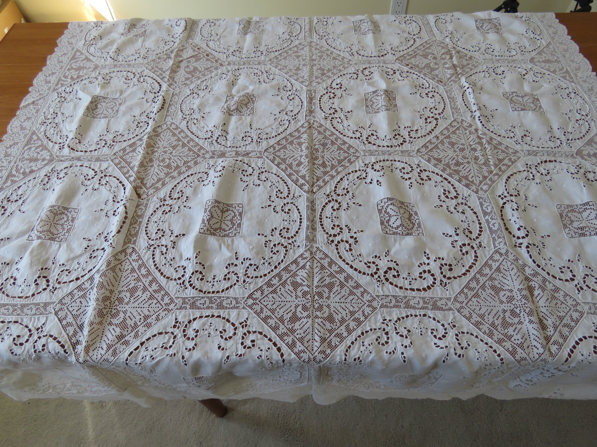 Antique Vintage Tablecloth White Linen Filet Lace Cutwork Embroidery  (L&T-143)
