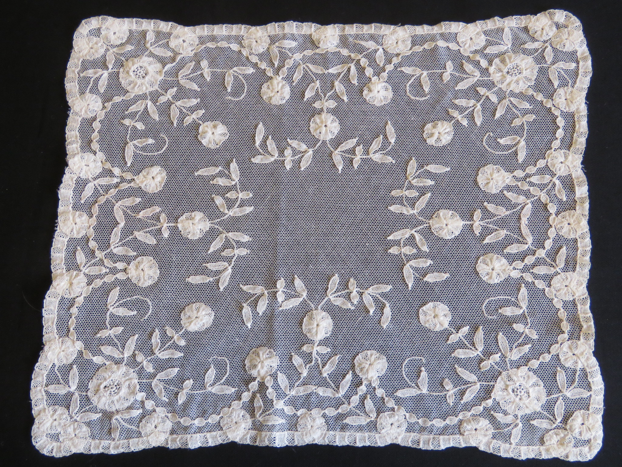 Antique Princess Lace Doily Flowers Scrolling Leaves 1930's (L&T-148)