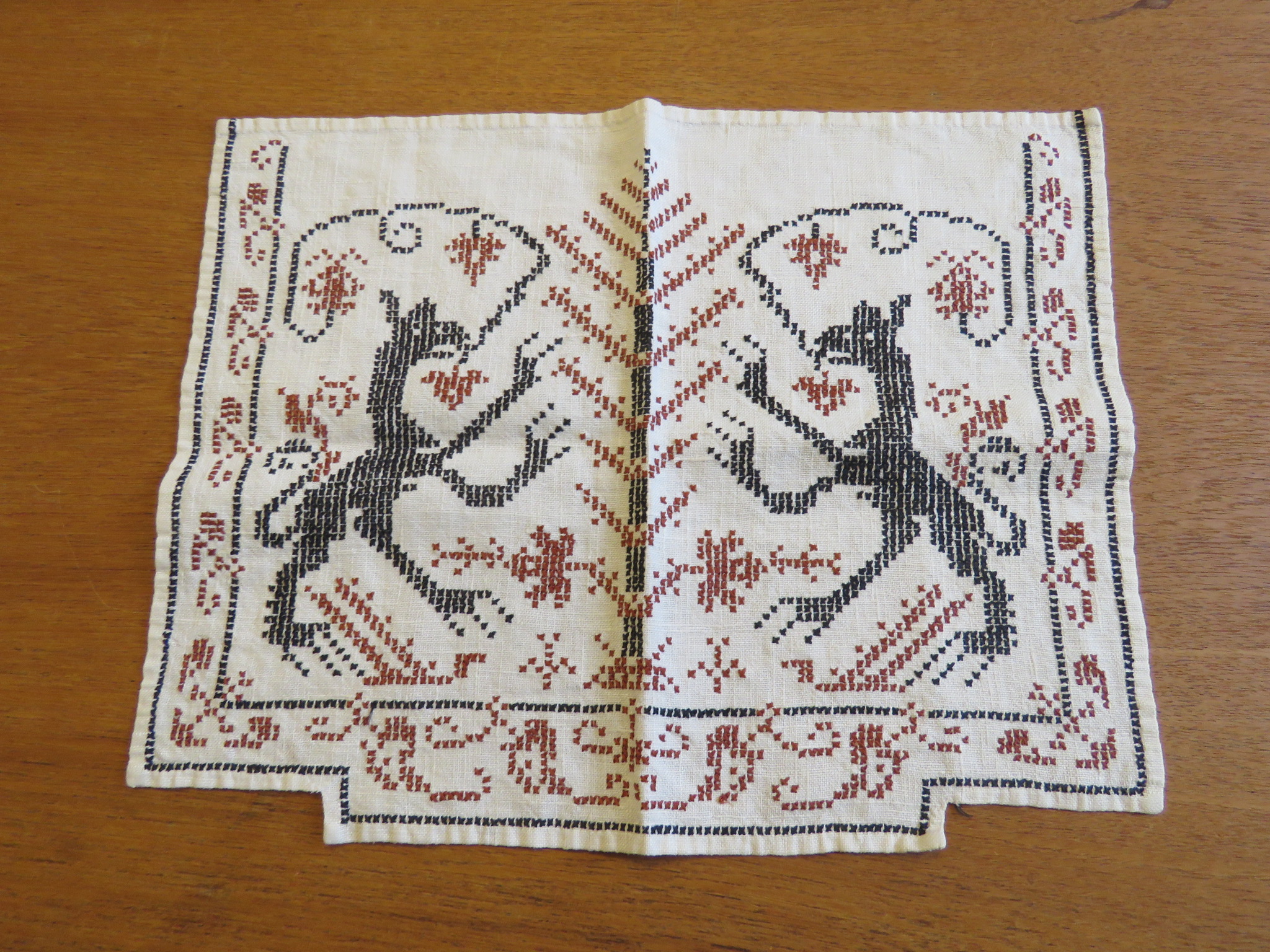 Antique Vintage Linen Table Doily Lion Hand Embroidered Cross Stitch Standing Rampant  (L&T-153)