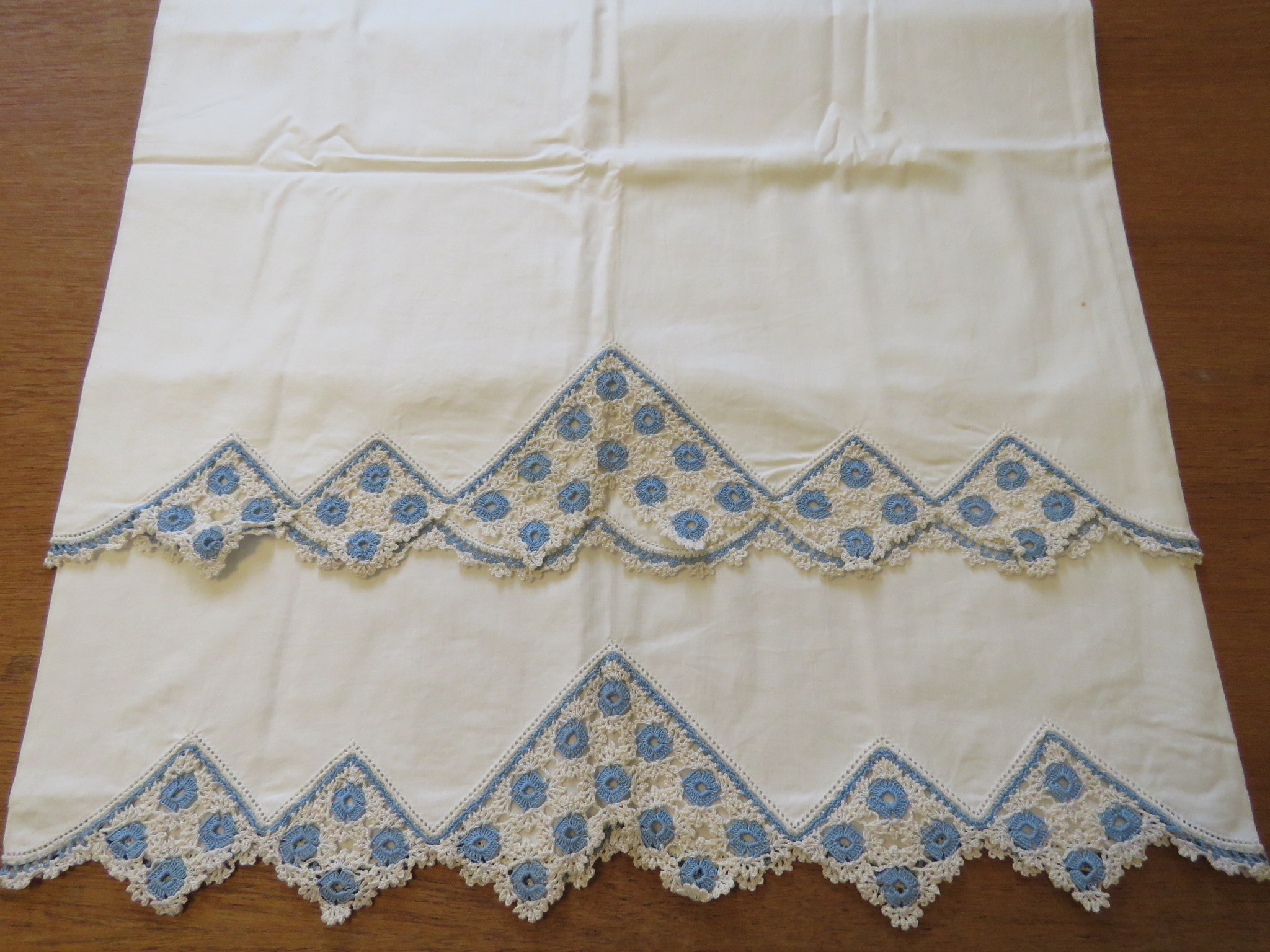 Vintage Cotton Pillowcases Set Pair Hand Crochet Edging Trim Unused Romantic Cottage Decor (L&T-290)