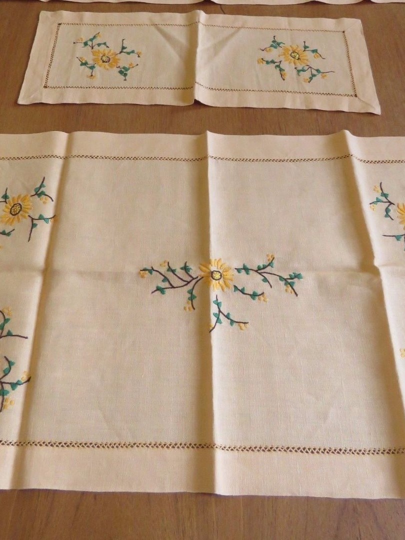 Vintage Linen Table Runner and Doily Tray Cloth 2 pc set (L&T-480)