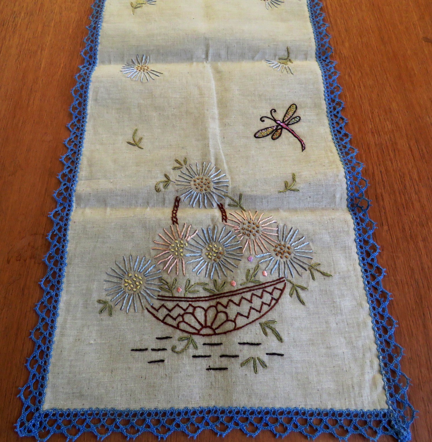 Vintage Table Runner Hand Embroidered Arts & Crafts Flowers Basket Dragonfly (L&T-518)