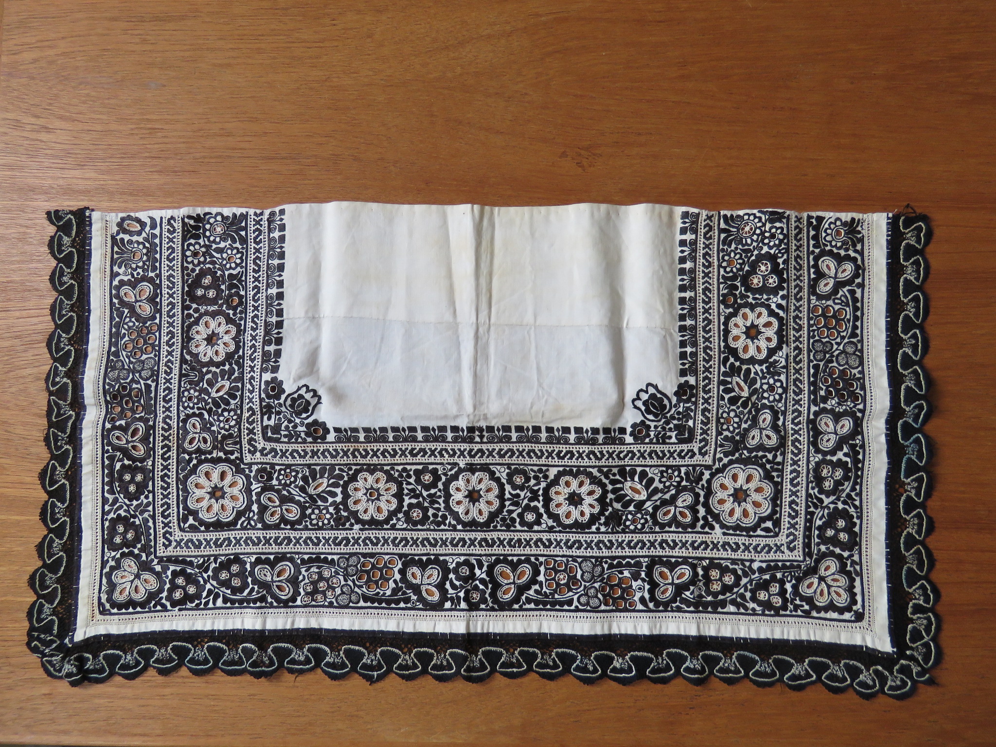 Antique Linen Tapestry Panel Handmade Cutwork Needlework Hand Embroidery Work (L&T-539)