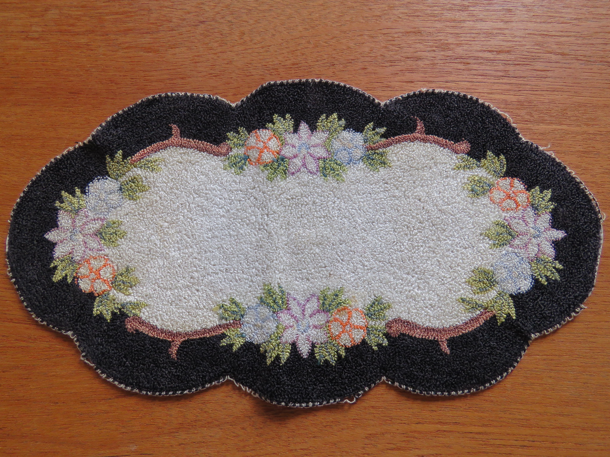 Antique Doily Table Dresser Mat Punch Needlework Flowers (L&T-585)