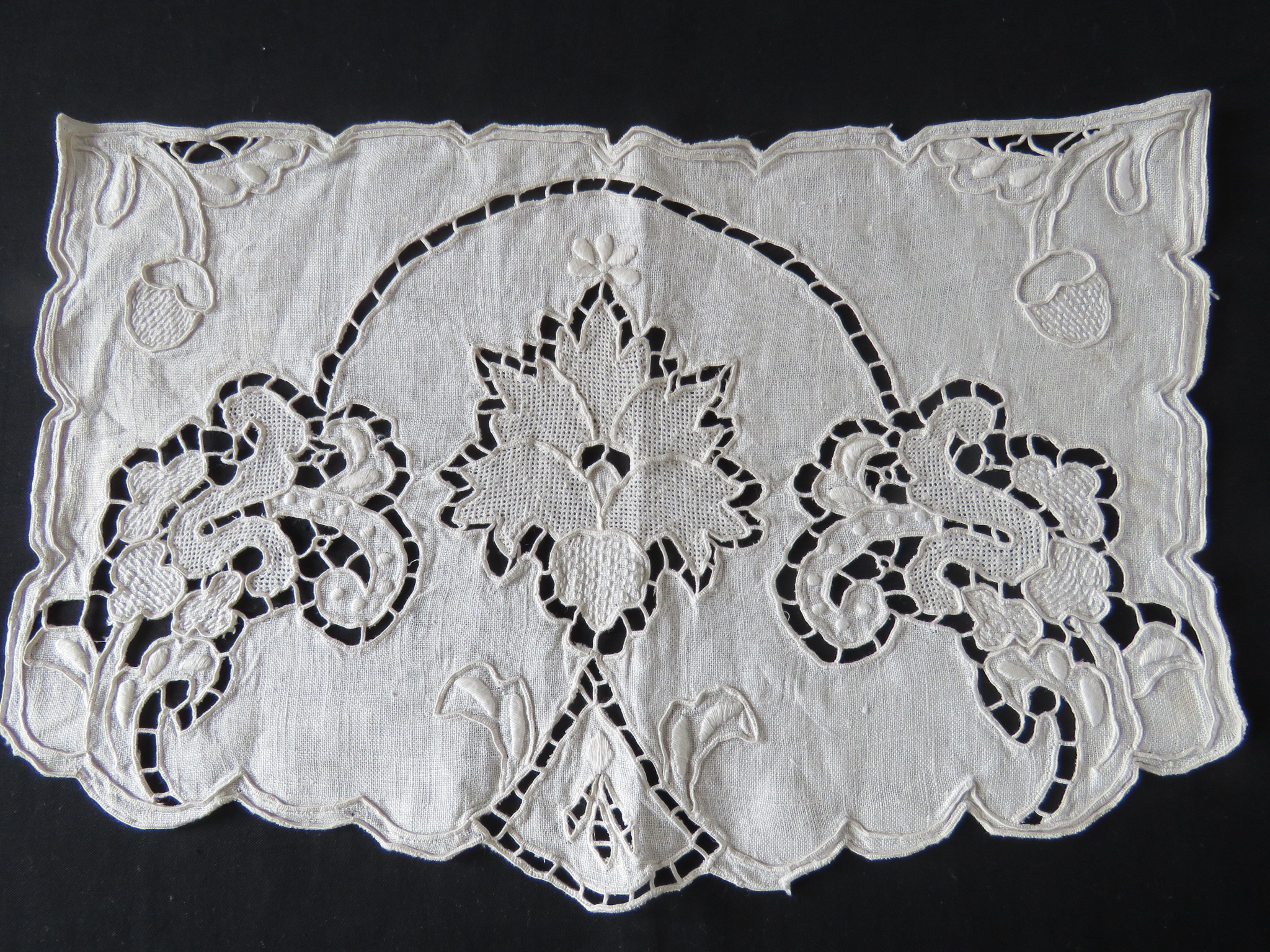 Antique Vintage French Linen Table Doily Dresser Scarf Richelieu Cutwork Beige (L&T-773)