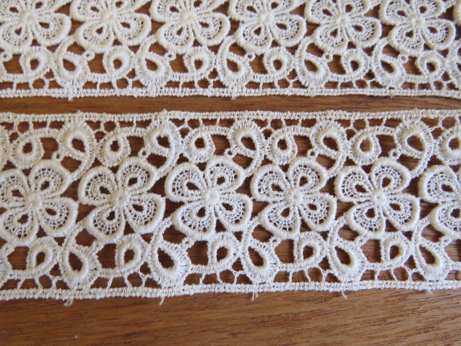 Unused Vintage Lace Trim 1 yard x 2" Cream Venise Flower scrolling Insertion Venice (LAC-100)