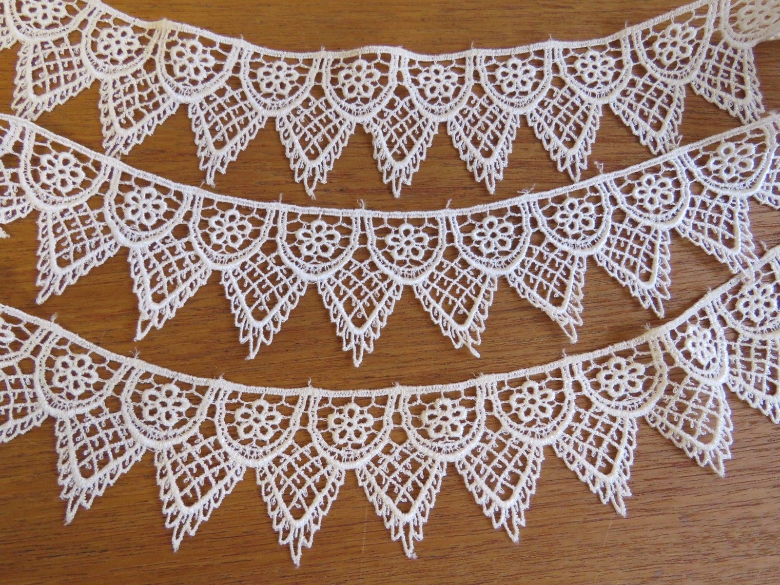 Unused 1960's Vintage Lace Trim 5 yards x 1 3/4" Cream Venise Edging (LAC-109)
