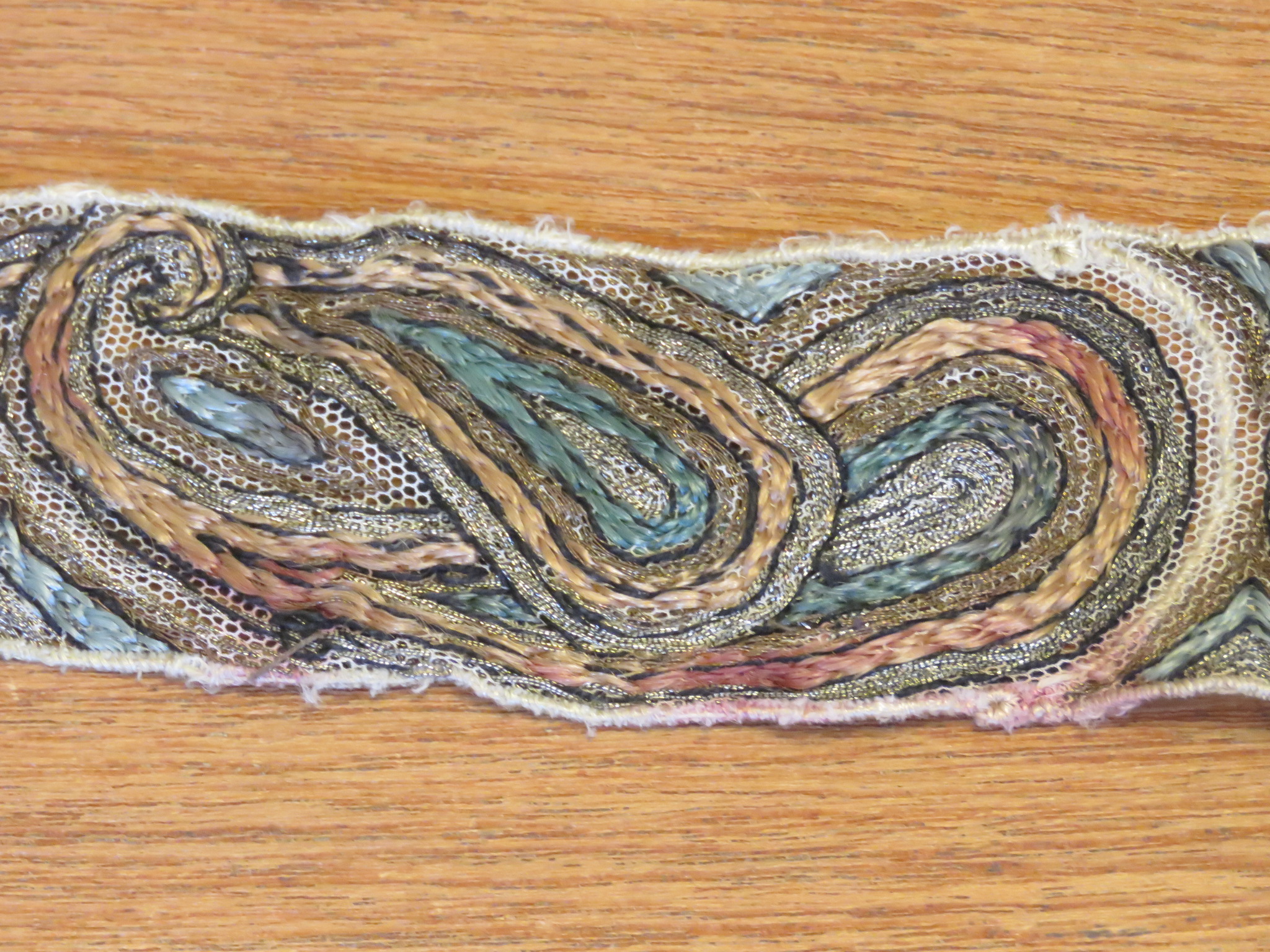 Vintage Net Trim Paisley 1920 Metal Bronze Silk Metallic Threads 19" x 1 1/2" (LAC-119)