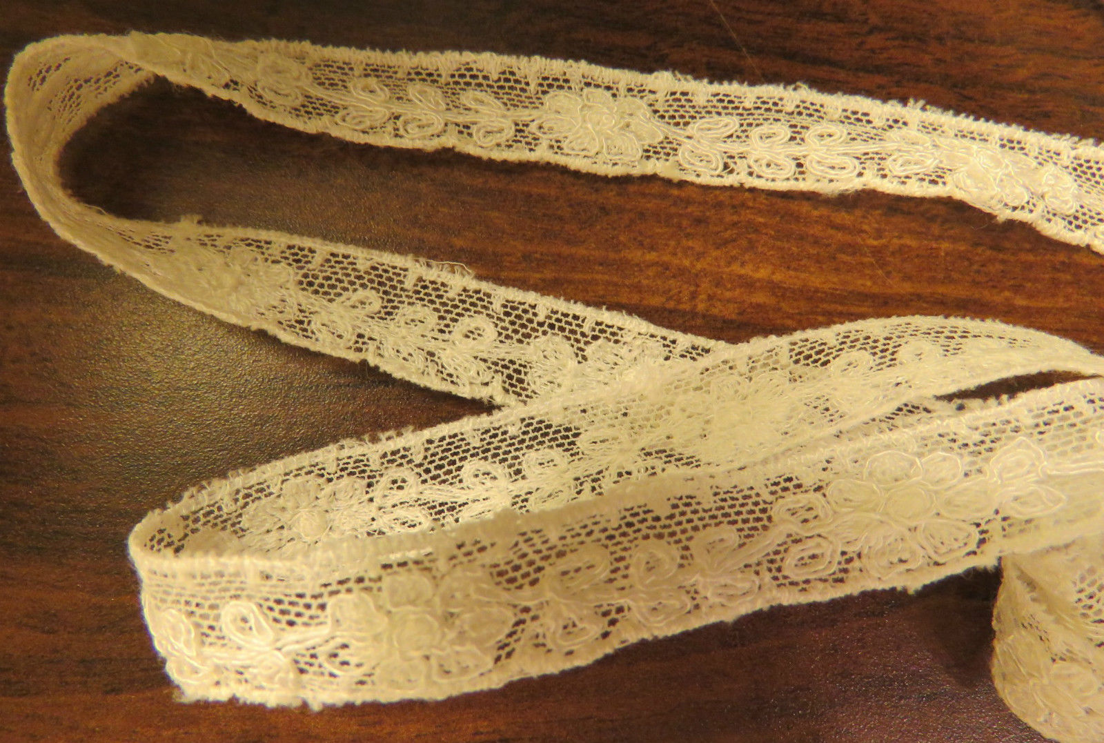 Unused Vintage Net Lace TRIM Tambour Flowers White Cotton 3 yards x 1/2"  (LAC-123)