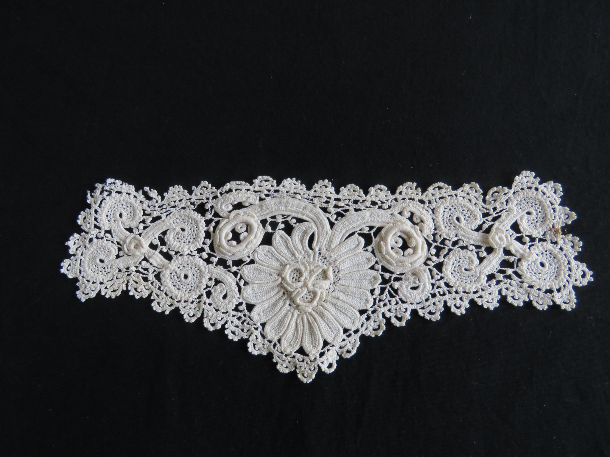 Handmade Antique Vintage Irish Crochet Cuff or Dress Insert Flower Cream  (LAC-124)