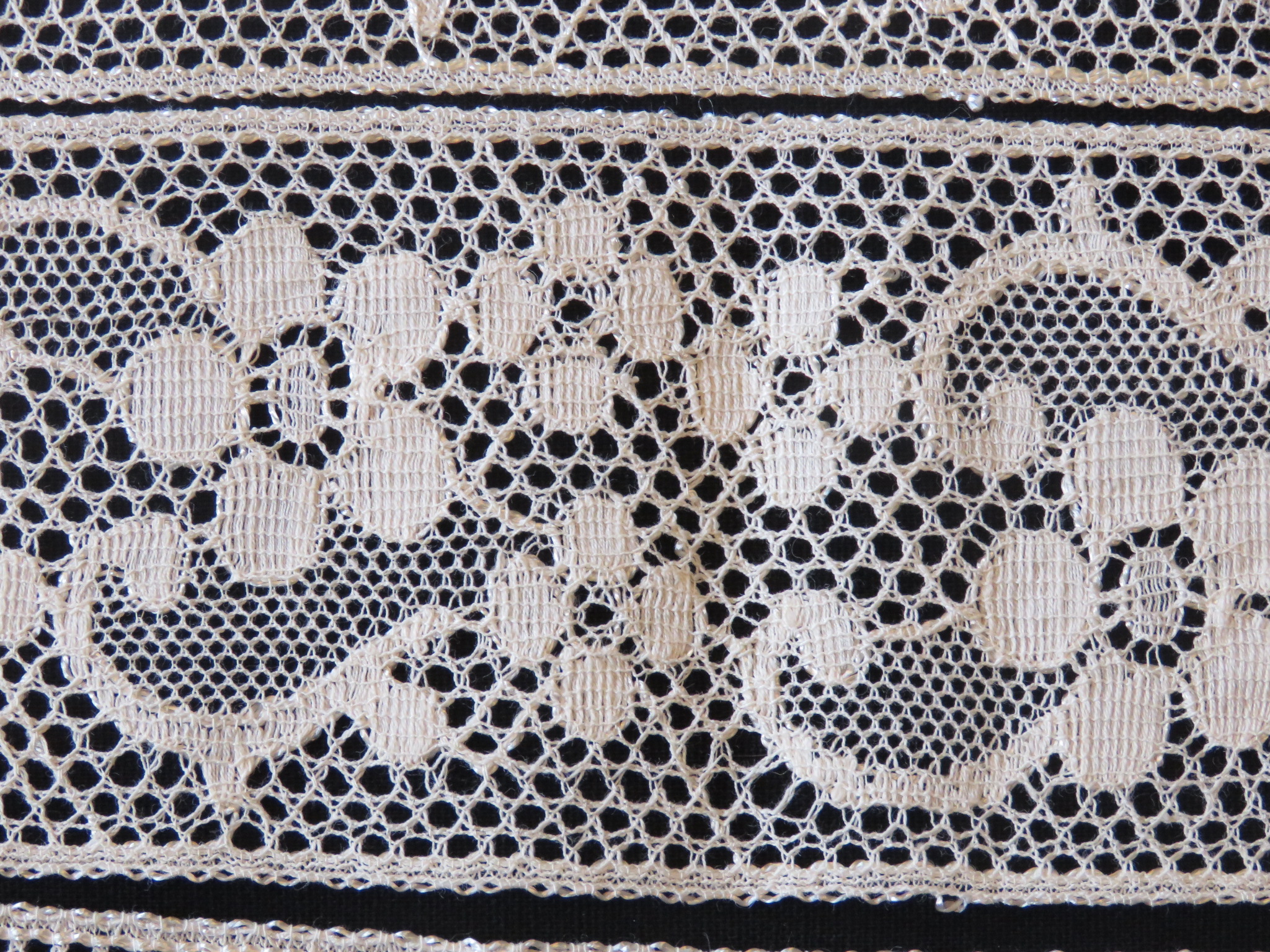 Unused Vintage Lace Trim Insertion Yellow Repeating Flower 6 yards x 2" Yellow (LAC-130)