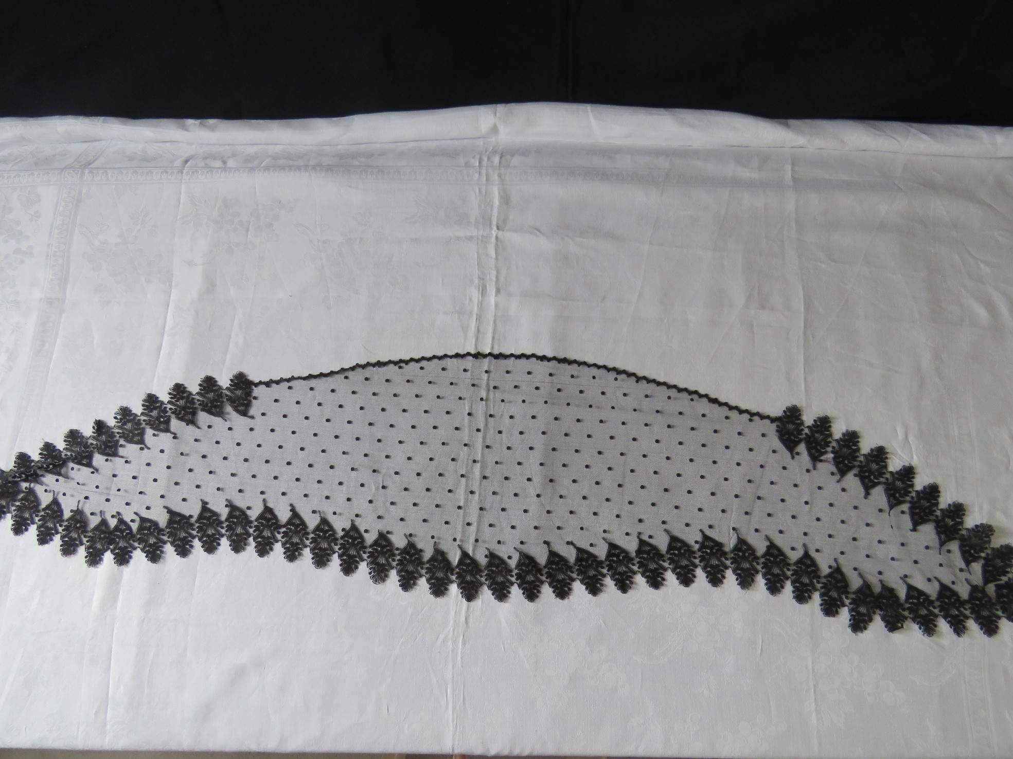 Vintage French Black Lace Head Scarf Cover Mourning Church Chantilly Edge (LAC-134)