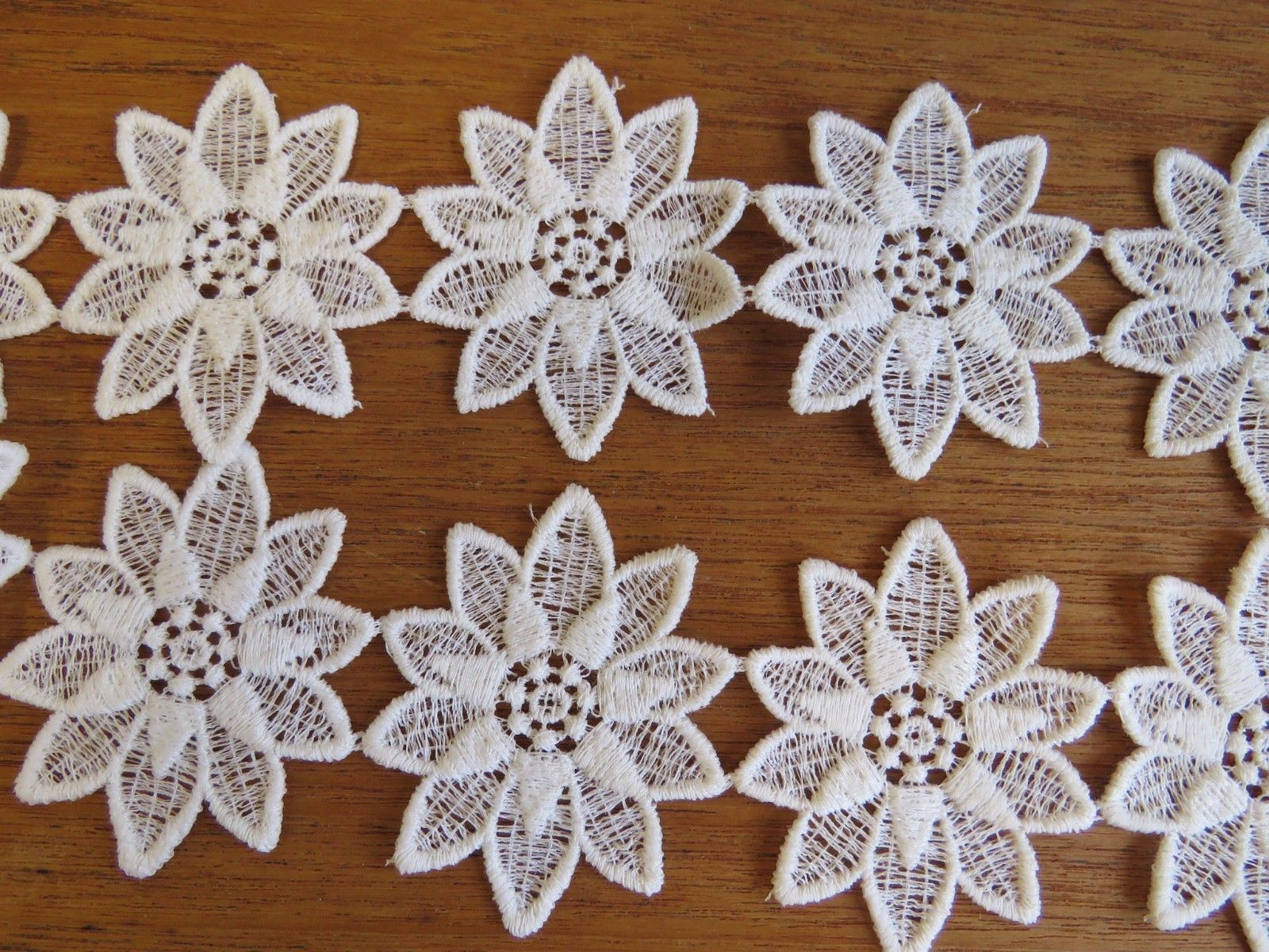 Unused Vintage Lace Trim White Flowers Daisies Daisy 36" x 2 1/2" (LAC-135)