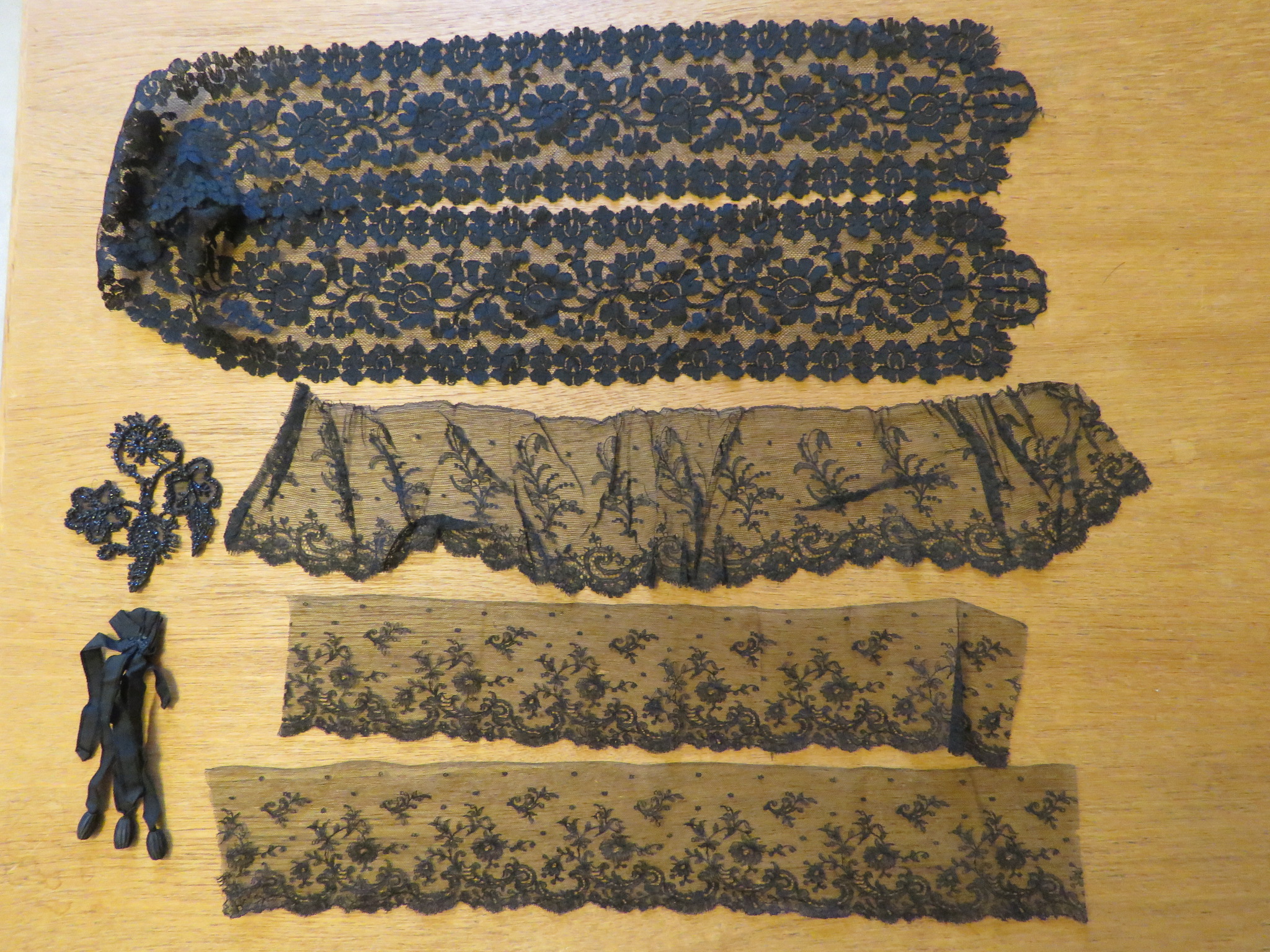 Used 6 pc Lot Antique Black Lace Trim Remnants Victorian Chantilly Flowers (LAC-136)