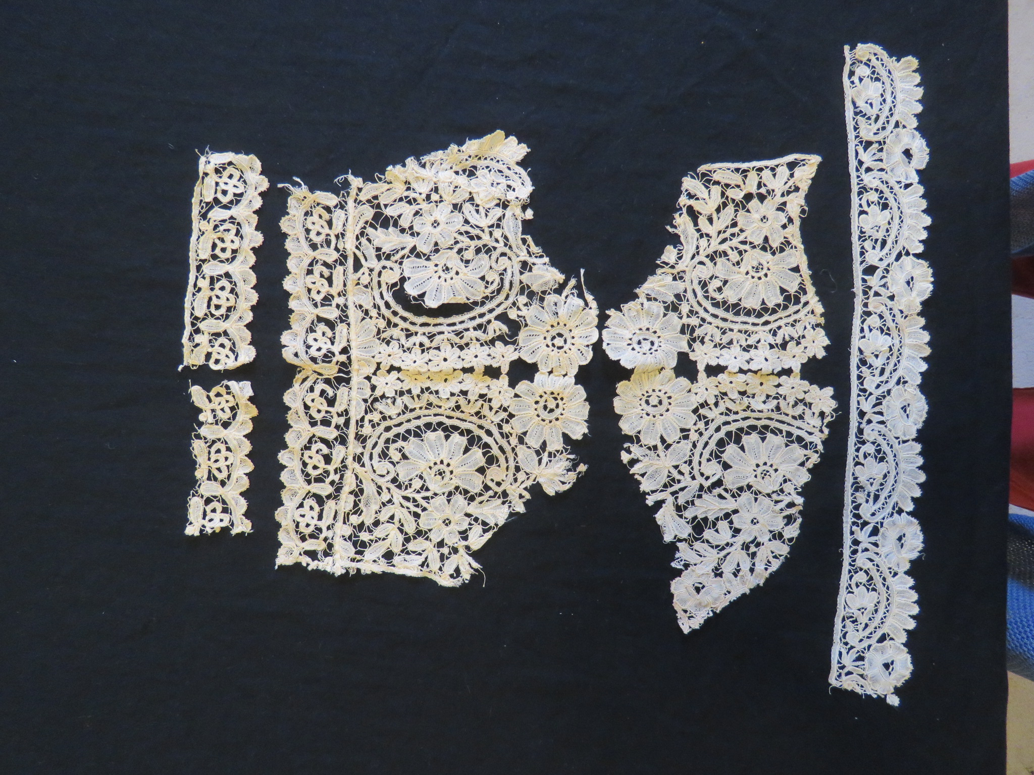 Used Antique Lace Trim French Duchesse Bobbin Lace 5 pc set Ecru (LAC-145) in Lace > Antique Lace Trim