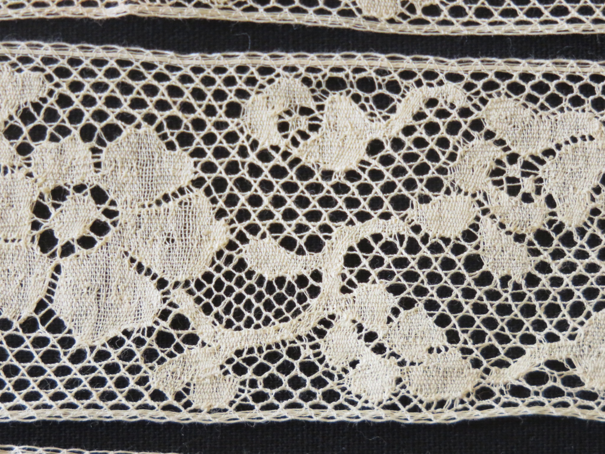Unused Vintage Lace Trim Insertion Flower Yellow 2 yards x 1 6/8"  (LAC-177)