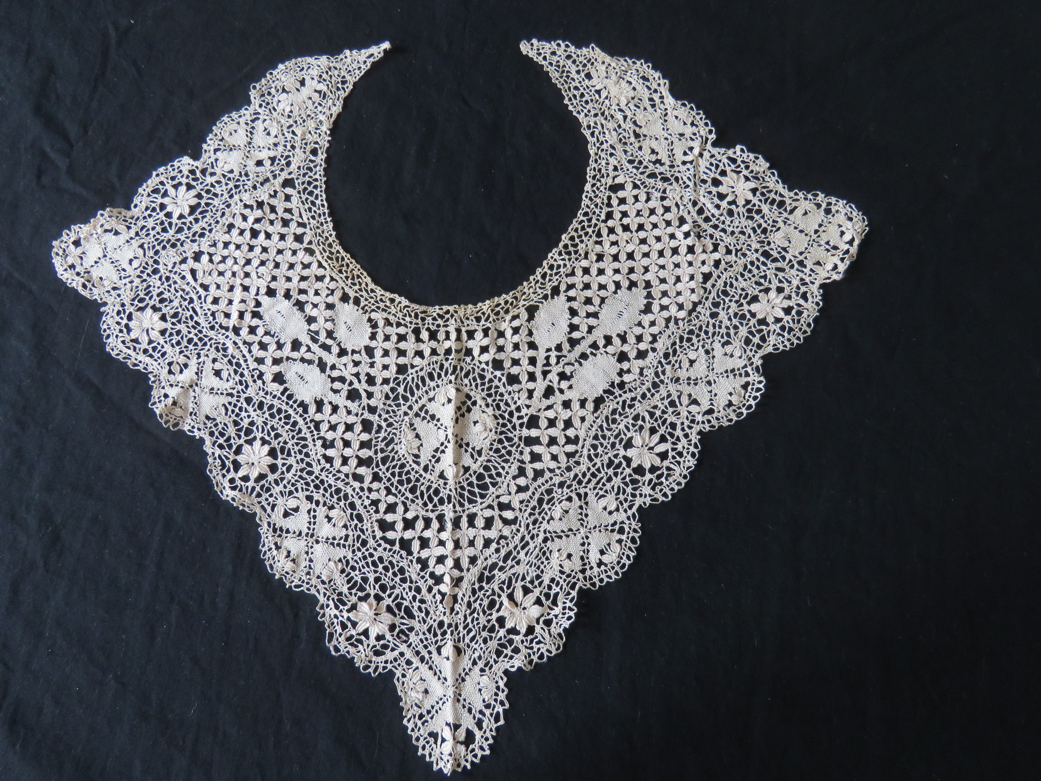 Antique Vintage Lace Collar Maltese Bobbin Wheat Ears Cross Ecru Bridal Costume (LAC-20)