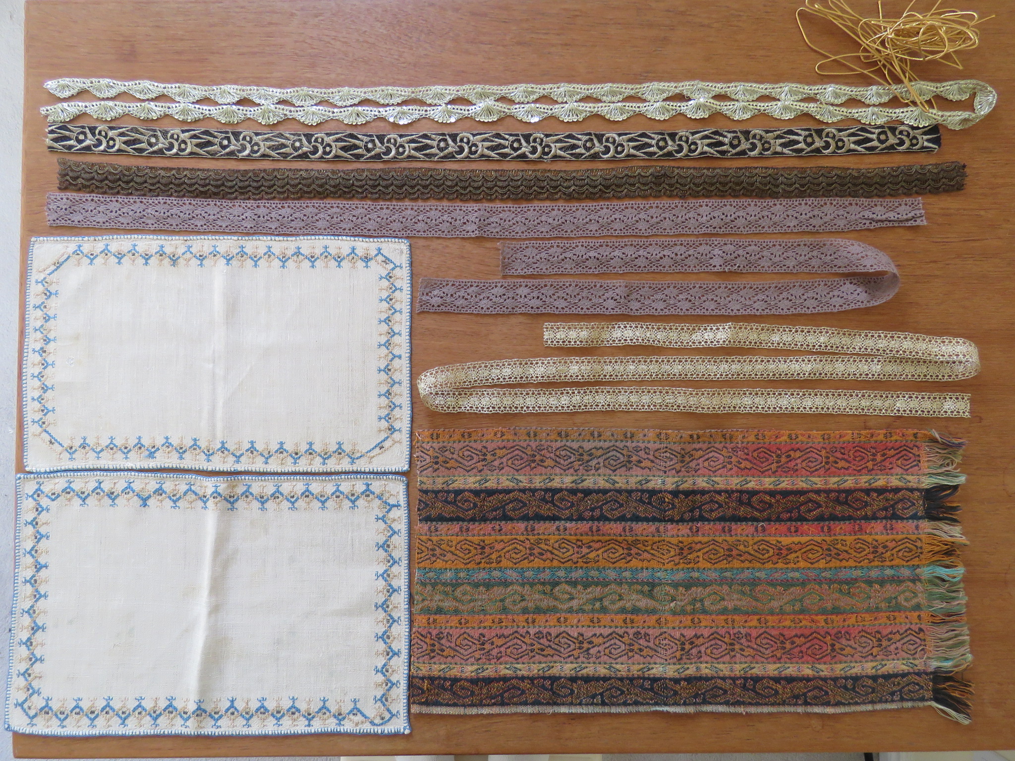 Vintage Trims Lot Edgings Remnants Turkish Cotton Woven Textile Crafts Repurpose (LAC-220)