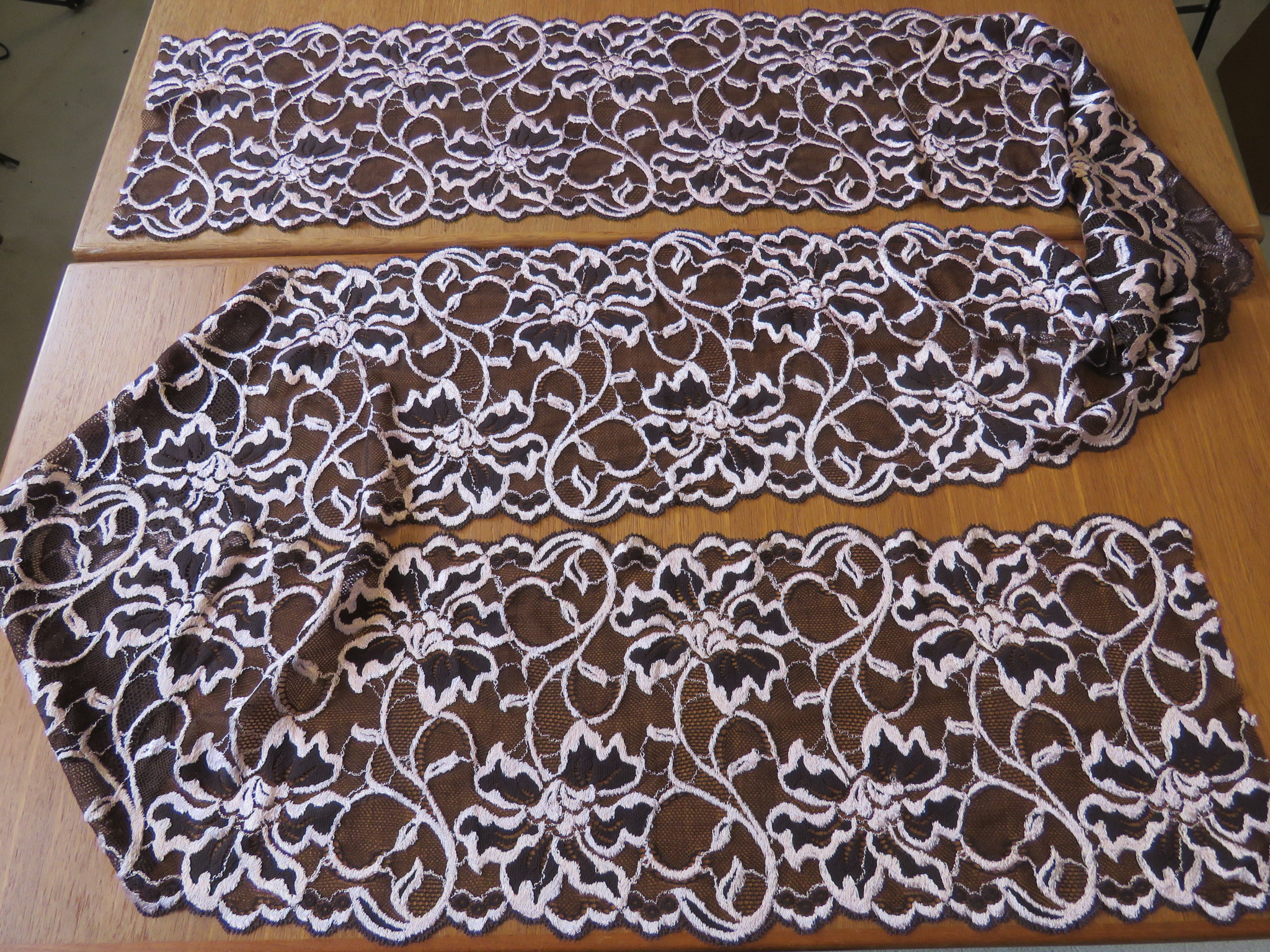 Unused Net Lace Trim 96" X 8" Brown Pink Embroidered Flowers Double Scallop Edge (LAC-226)