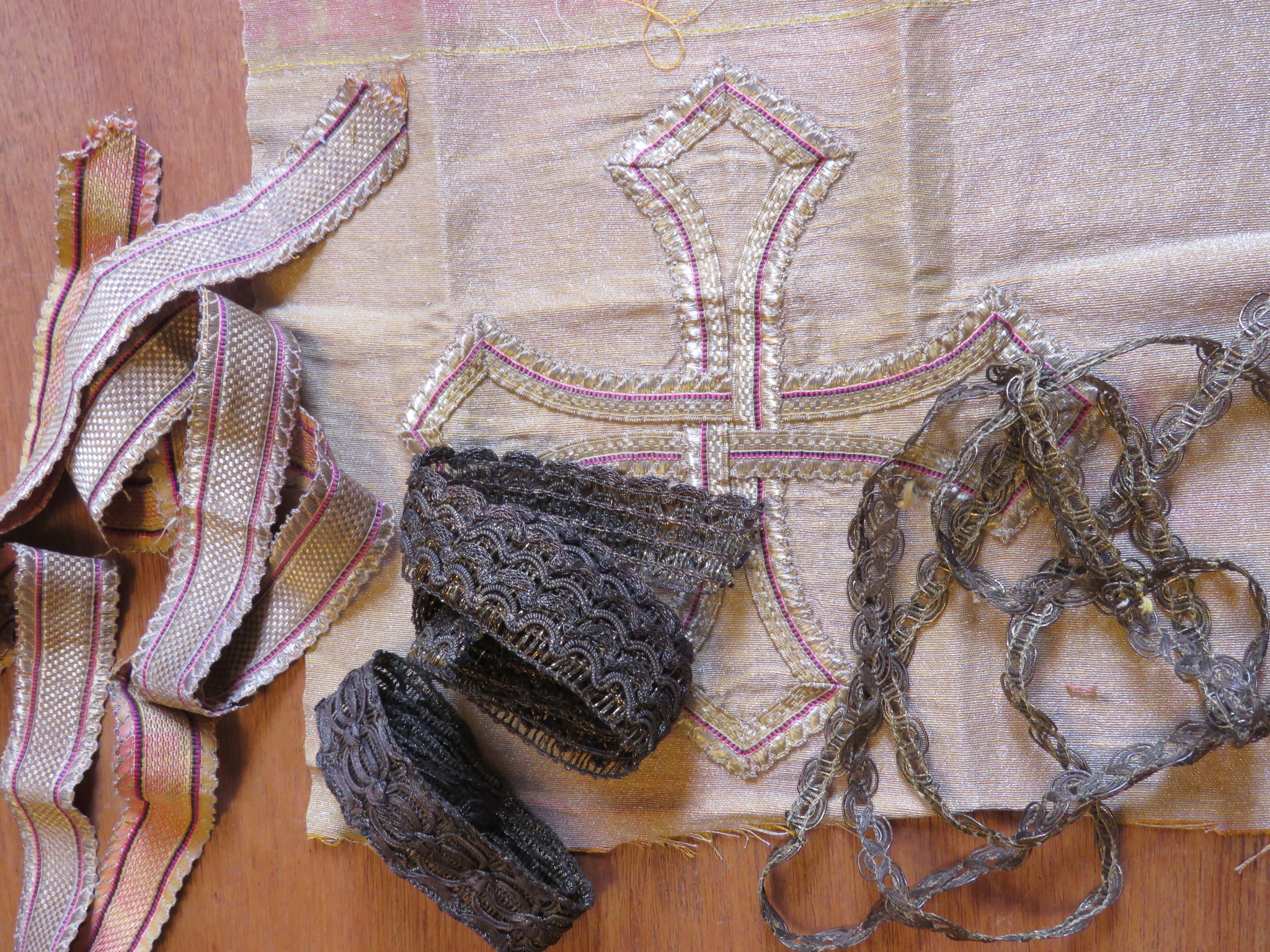 Used Vintage Metallic Trims Remnants 9 pc Lot 53" x 3/8, 37" x 1 1/4" Sewing Crafts Repurpose (LAC-242)