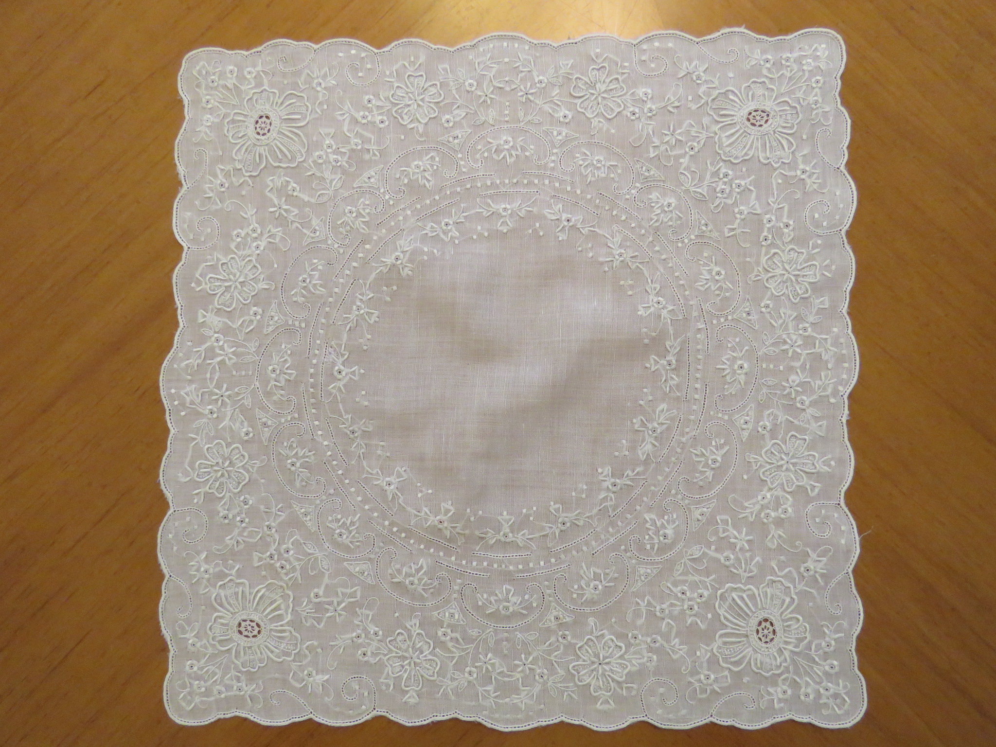 Vintage Linen Hanky Wedding Handkerchief Hand Embroidered Flowers Ivory Hankie  (LAC-262)
