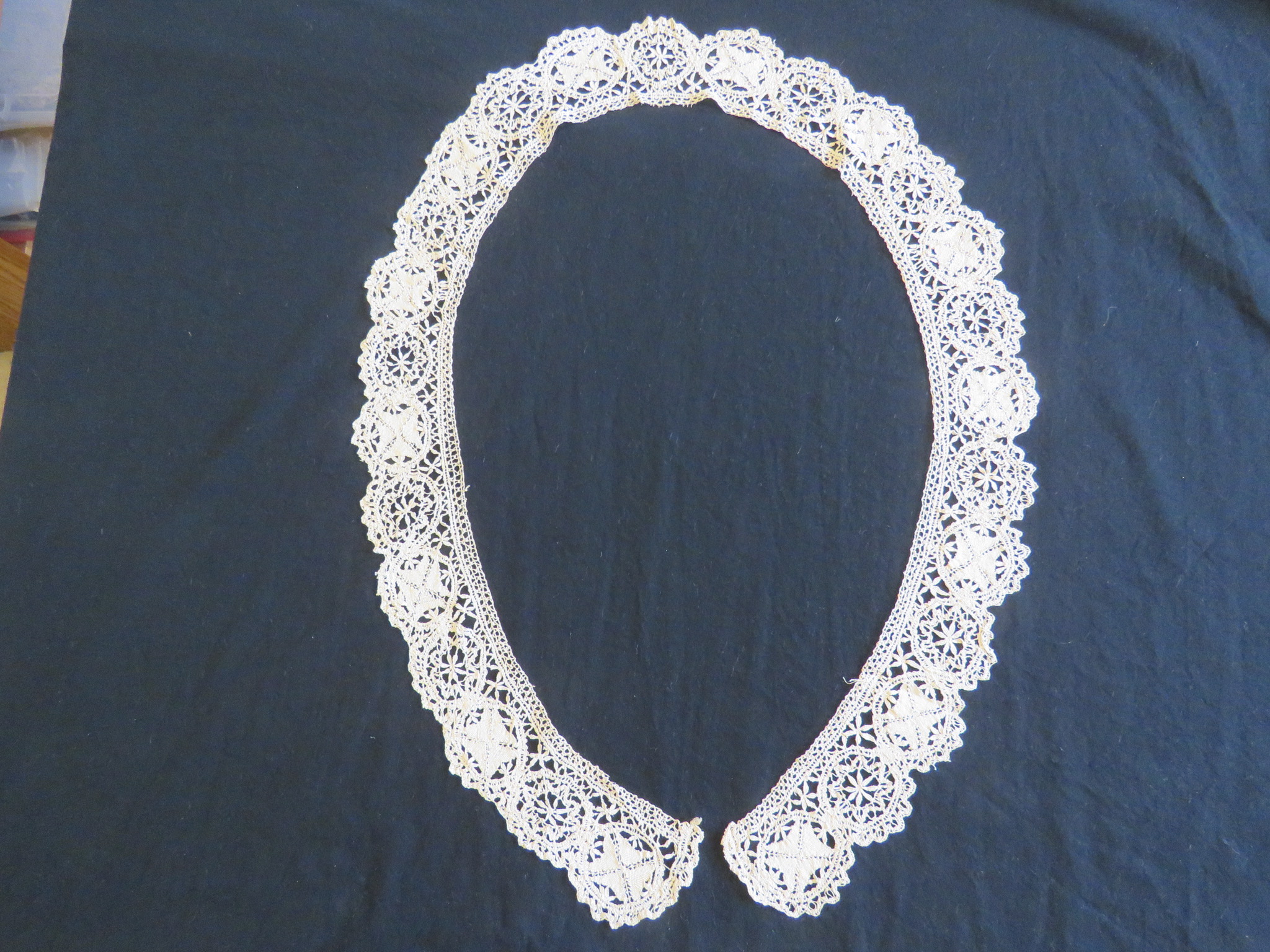 Antique Handmade Silk Maltese Lace Collar Cross Bobbin Wheat Ears Cross Ecru Bridal Costume (LAC-26)