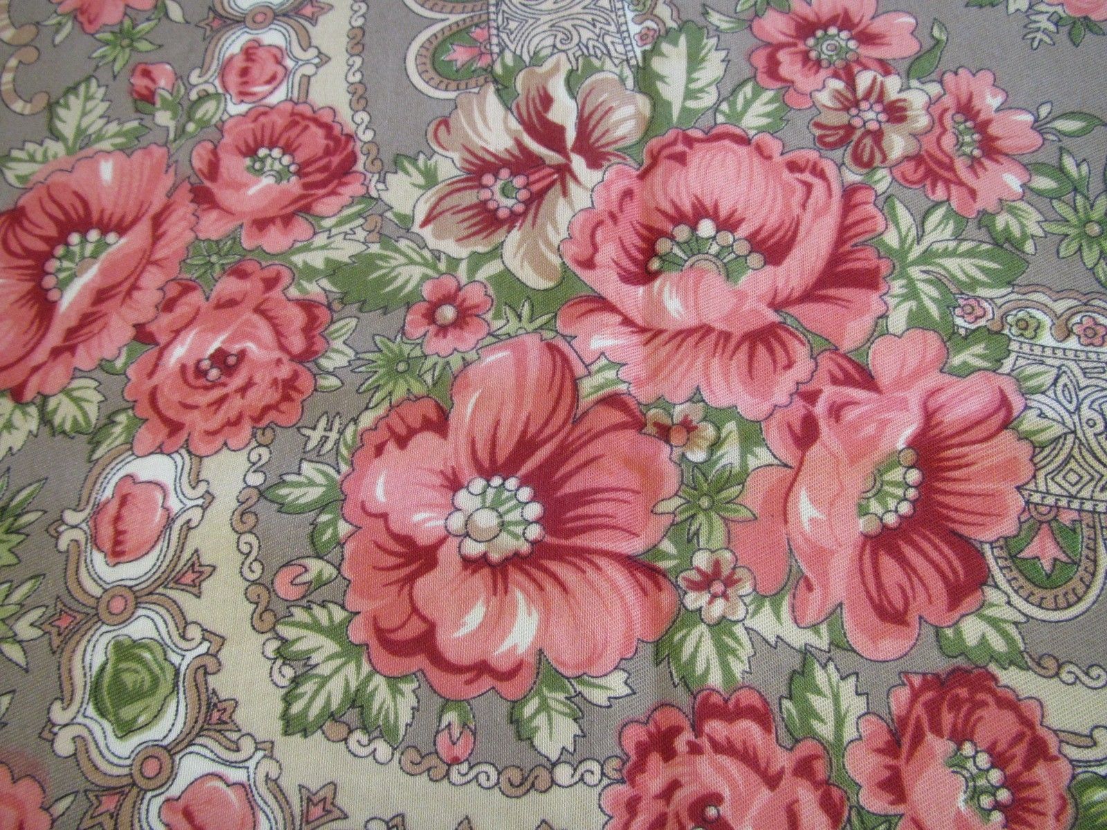 Vintage Wool SHAWL Scarf Square 39" Flower Floral Pattern and tassels (LAC-270)