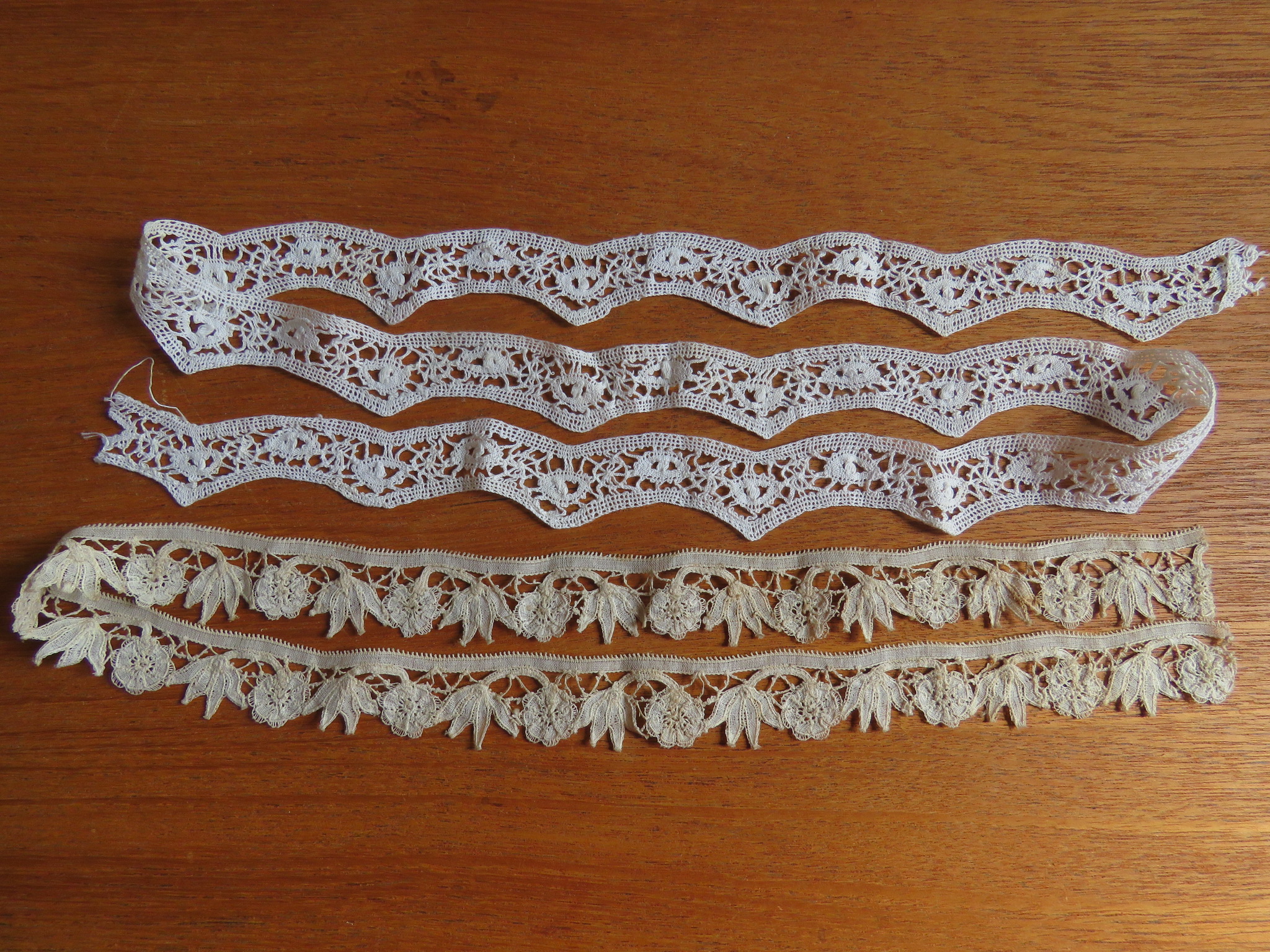 Unused Antique Handmade Bobbin Lace Trims Edging 2 pc Cream Ecru Flowers (LAC-27)