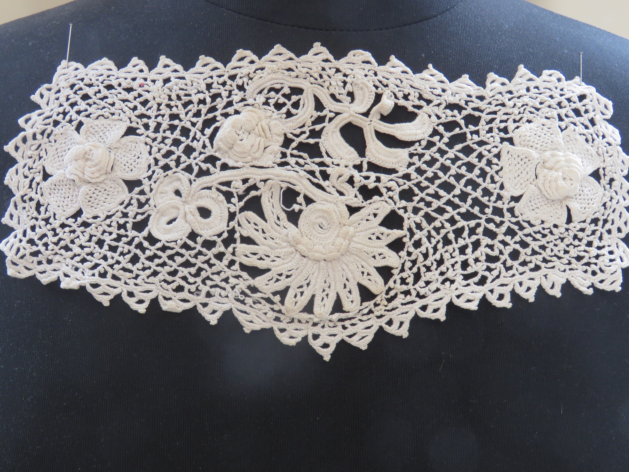 Handmade Antique Vintage Irish Crochet Cuff Dress Insert Raised Flowers Cream (LAC-311)