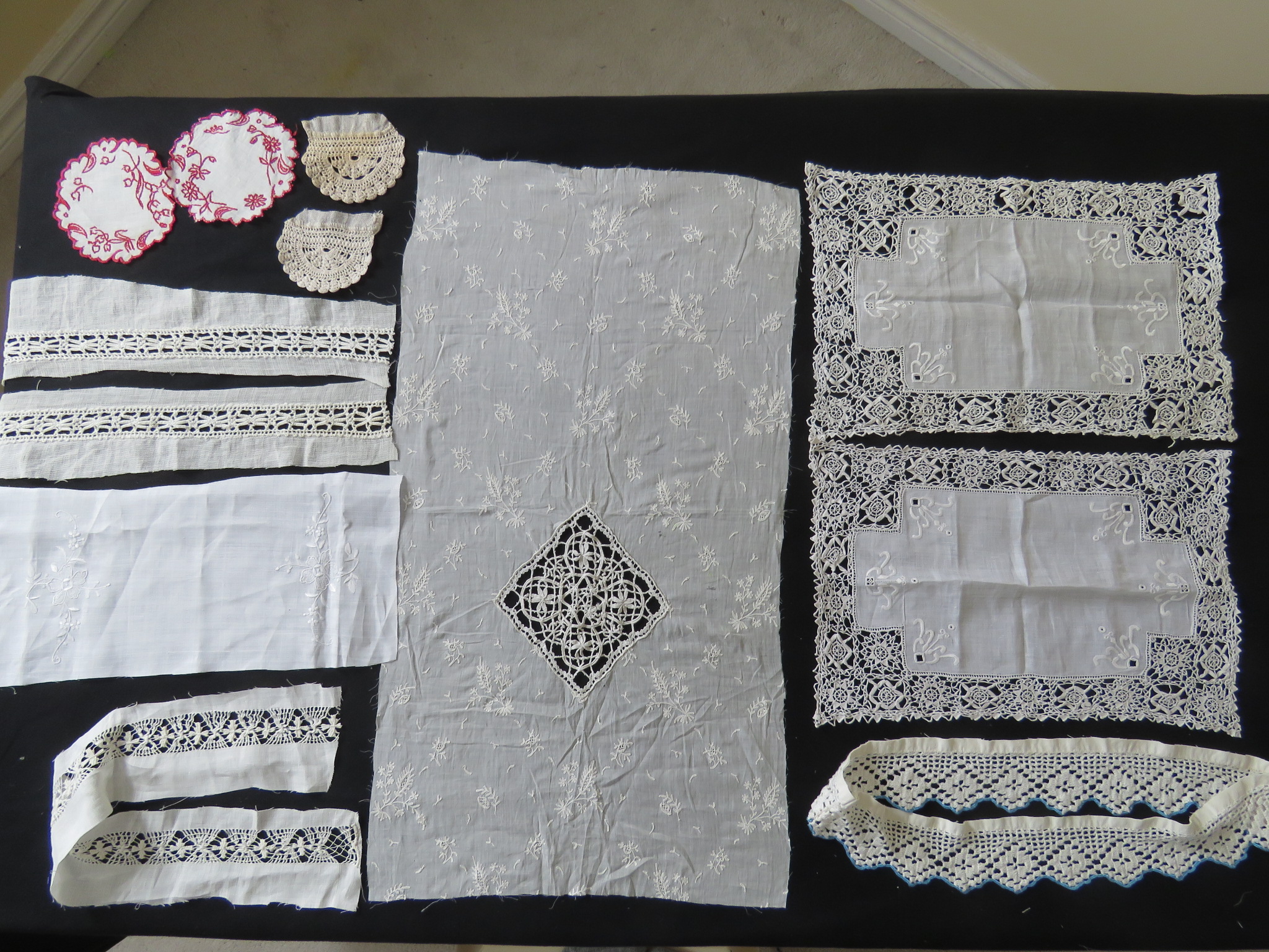 Vintage Lace Lot Needlelace Tenerife Crochet Tambour Remnant Salvage Doll Craft (LAC-333)