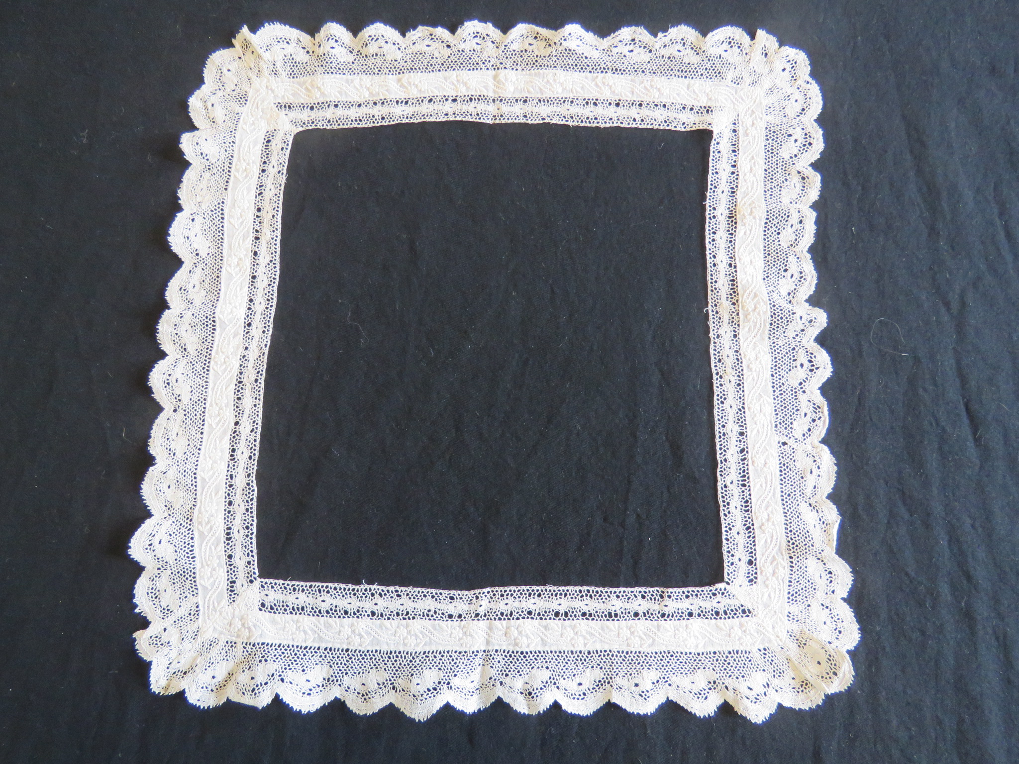 Vintage Lace Trim Handkerchief Border Edging Scallop Edge Cream (LAC-344)