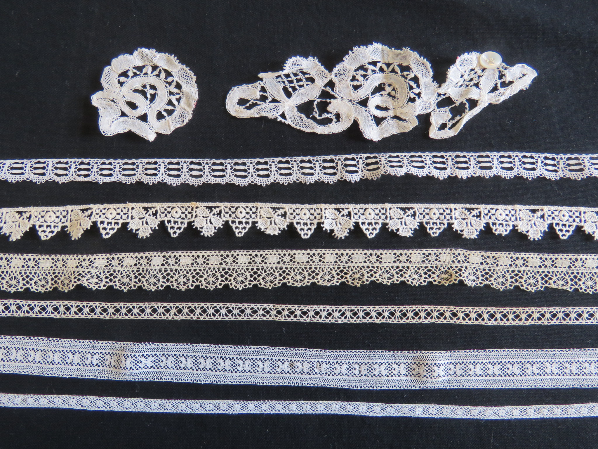Unused Vintage Lace Trims Lot Black Cream 11 yards Small Widths Dolls  (LAC-359)