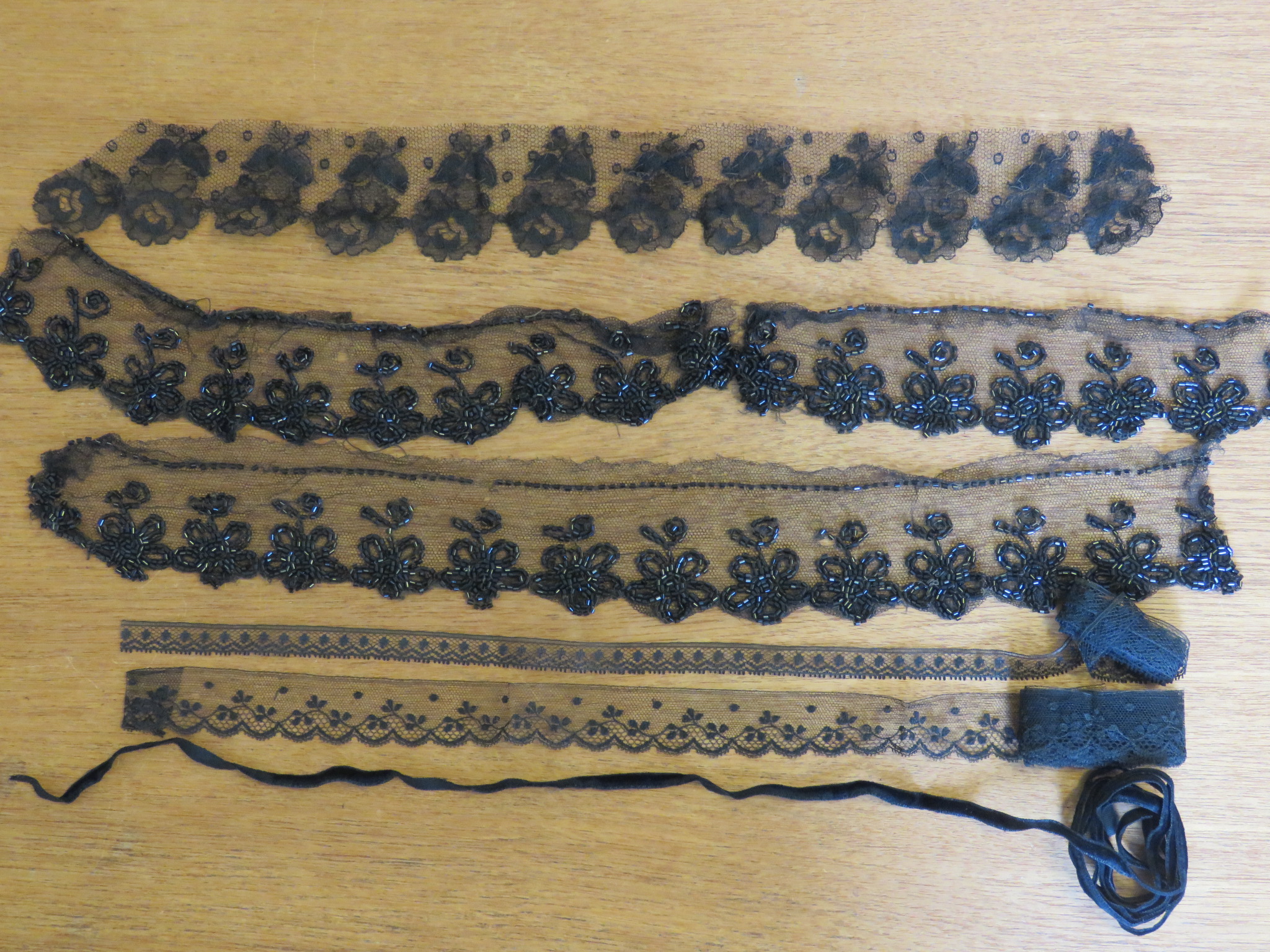 Vintage Black Lace Trims Lot Beaded Velvet Small Widths Dolls Repurpose Remnants Used (LAC-369) in Lace > Black Lace Trim
