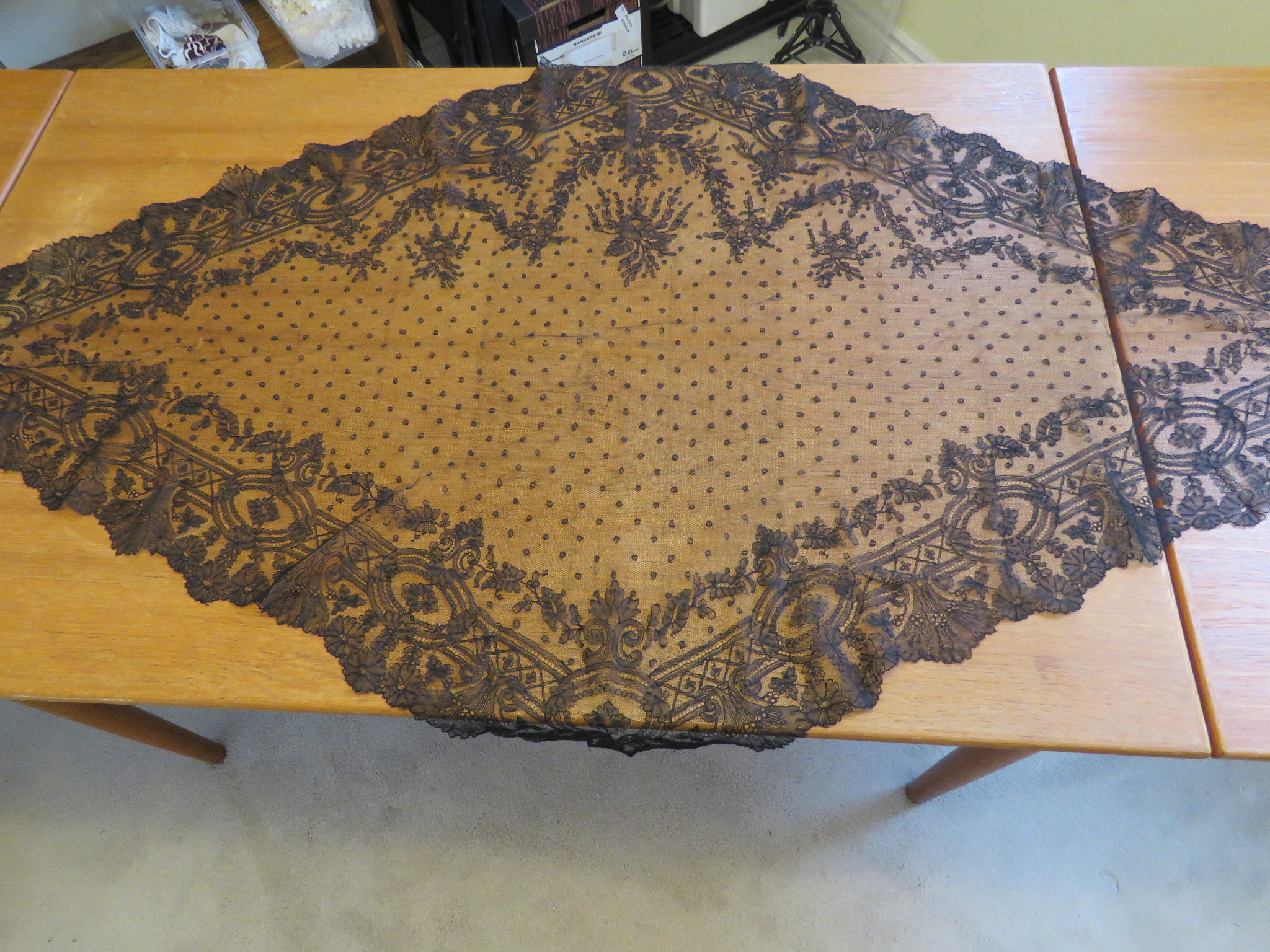 Antique French Black Lace Shawl Chantilly Floral Flowers Mantilla Wrap Mourning  (LAC-380) in Lace