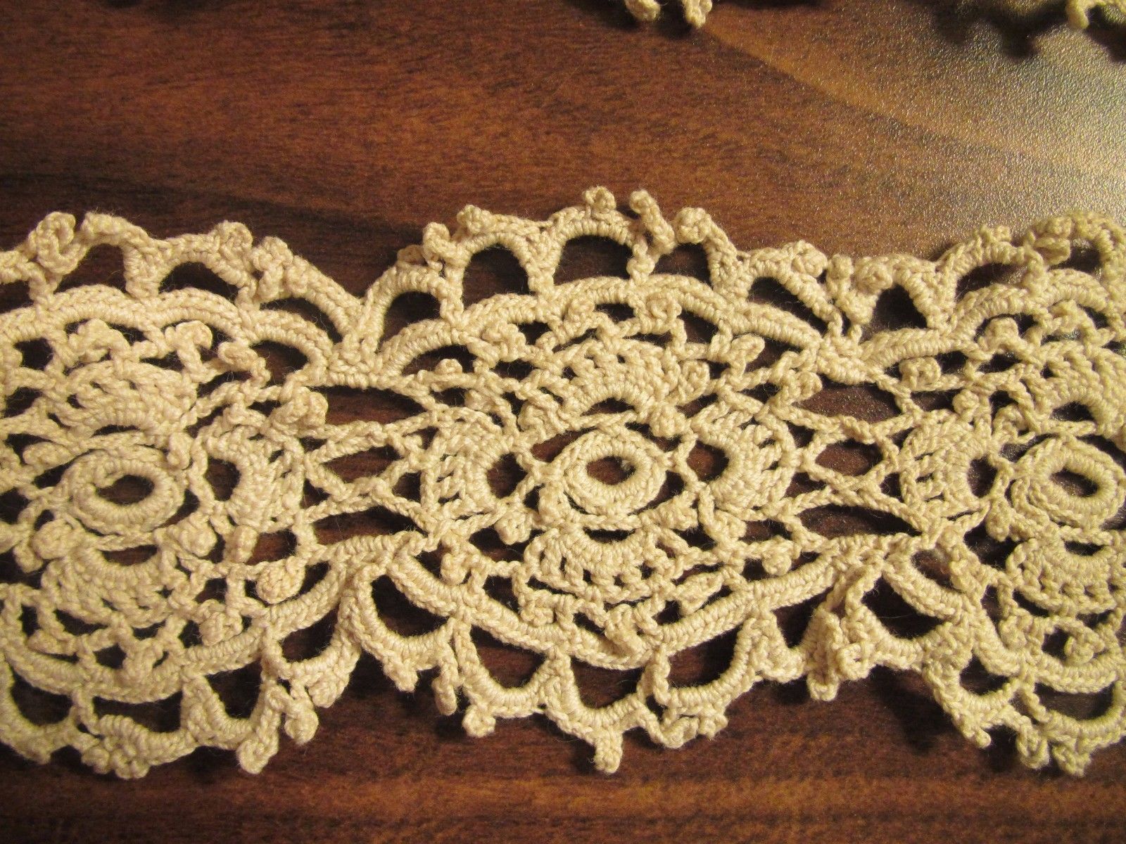 Vintage Handmade Lace Trim Edging Crochet Cotton Ecru 36" x 1 7/8" Scallop Edge Pre Owned (LAC-39)