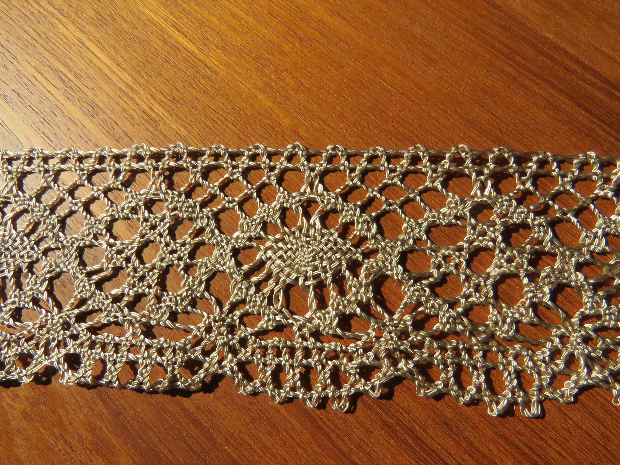 Unused Vintage Ecru Lace Trim Diamond 9 yards x 2" Scallop Edging Shiny  (LAC-93)