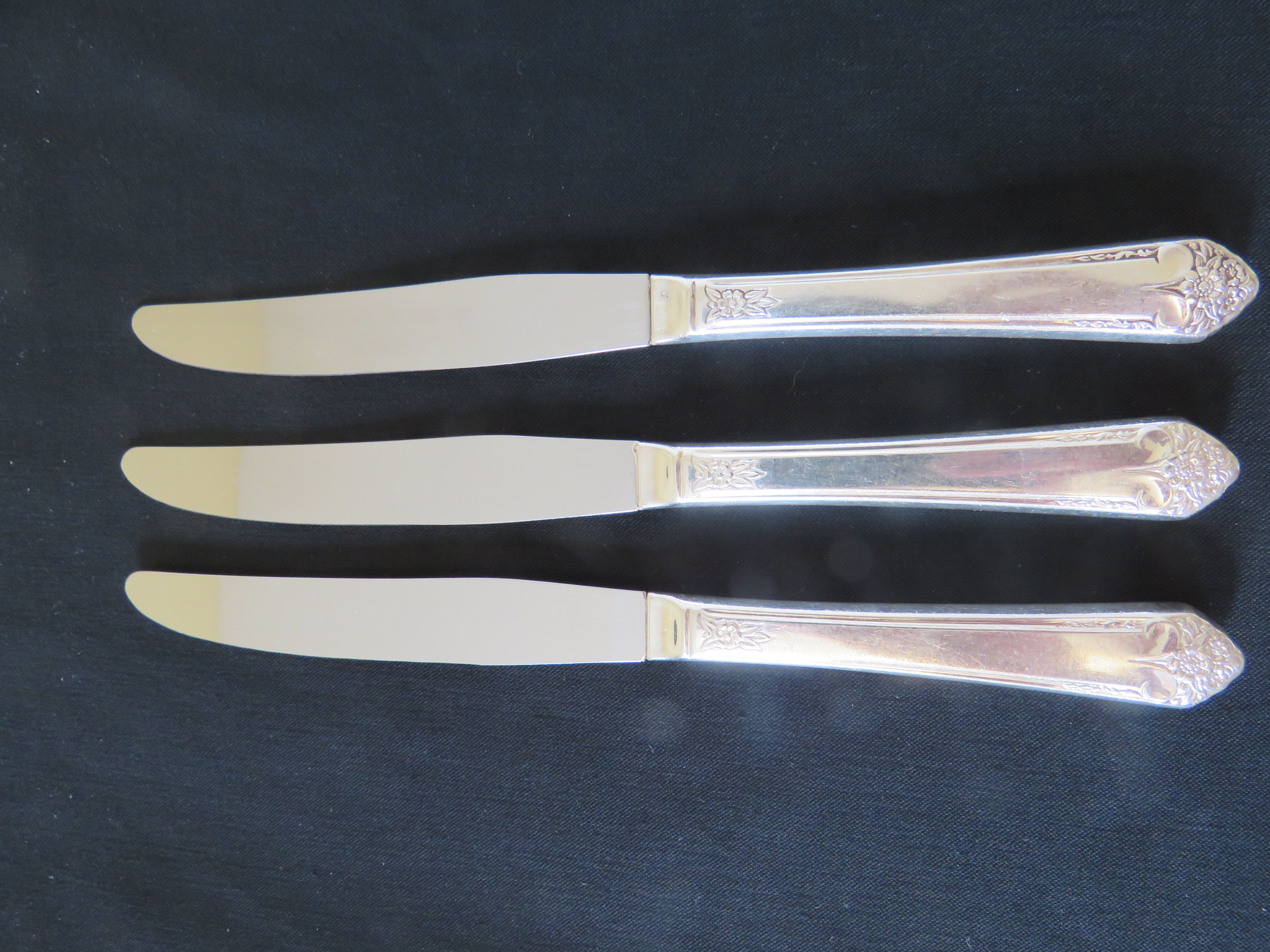 STARLIGHT Silverplate DINNER KNIVES set of 3 Rogers & Bro International  (SIL-333)