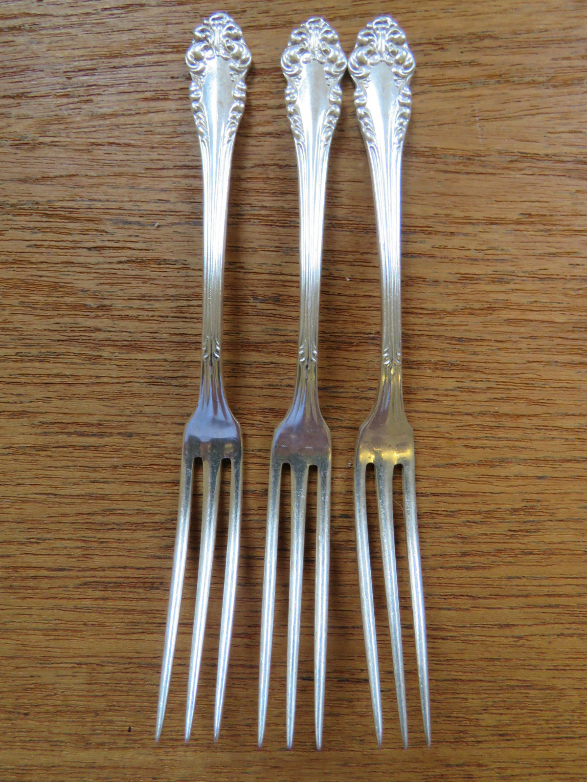 Antique STRAWBERRY FORKS Silverplate BERRY Fork Victorian AVALON Set (SIL-395)